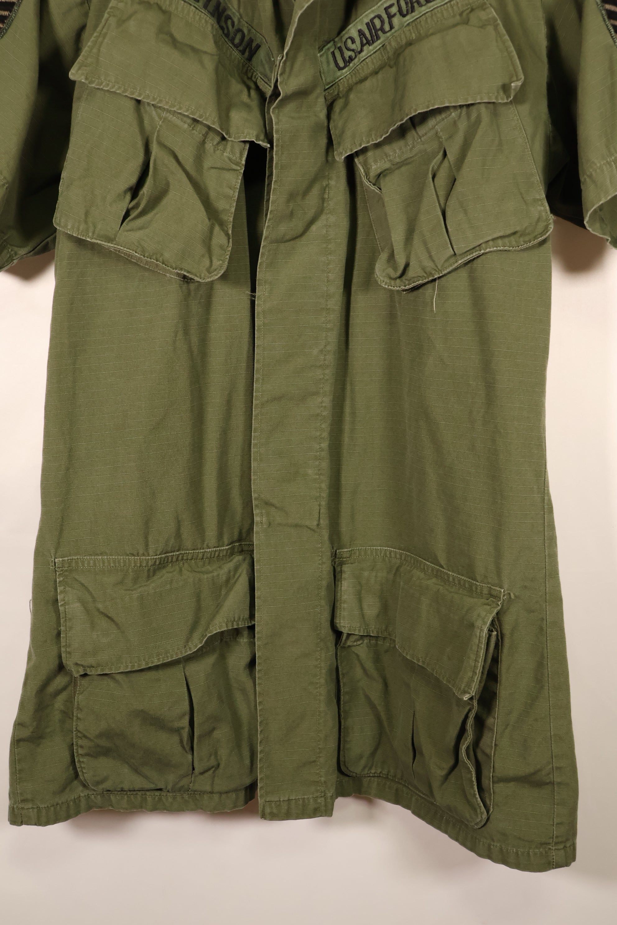Contract 1969, S-L, มีร่องรอยการใช้งานที่บริเวณชื่อ Taylor, แจ็กเก็ตสนามแบบที่ 4 (Jungle Fatigue Jacket), USAF, แขนสั้น, ปรับแต่งตามสั่ง, มือสอง