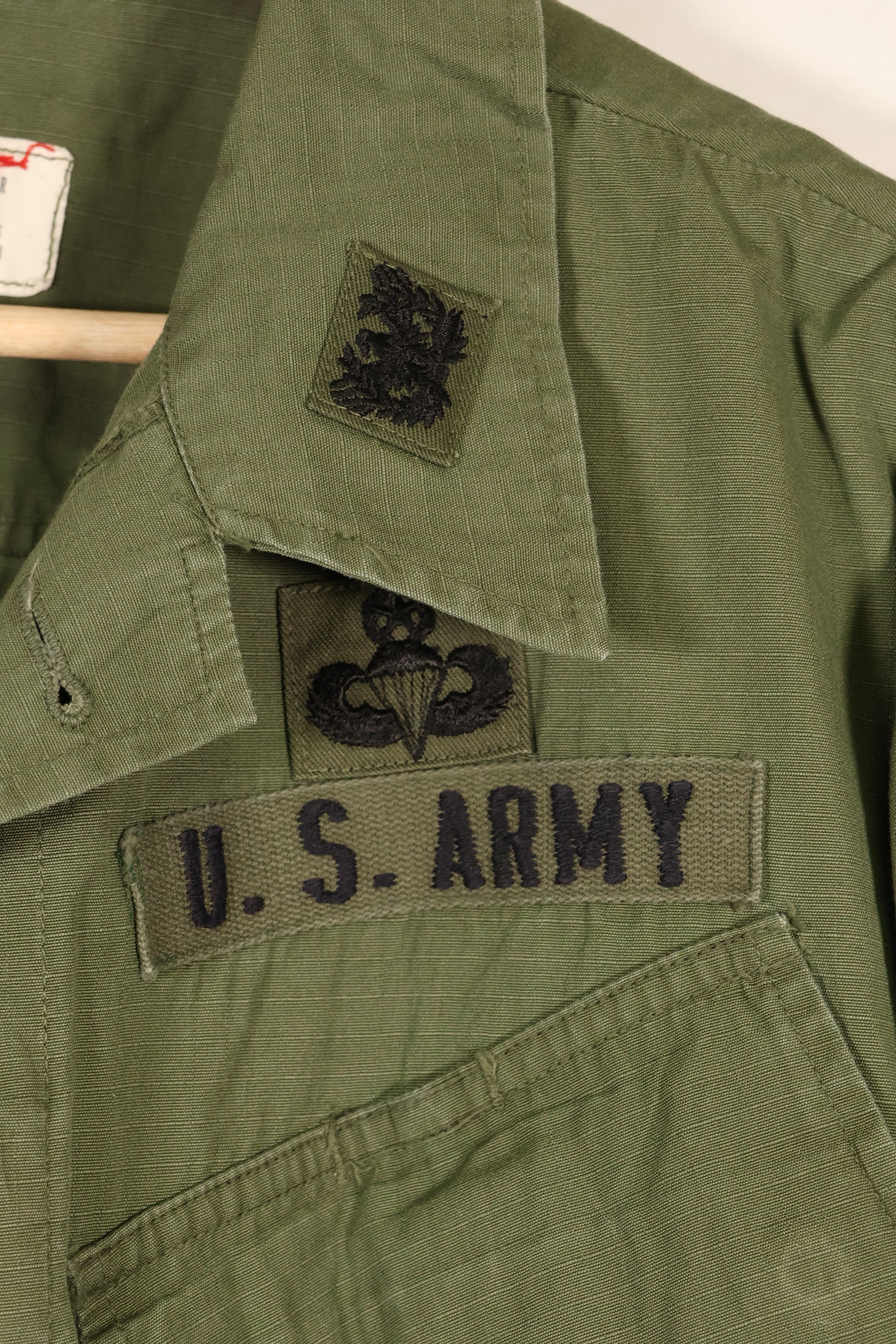 สัญญาปี 1968 M-R ทศวรรษ 1980 ใช้โดยกรีนเบเร่ต์ รุ่นที่ 4 เสื้อแจ็คเก็ตแบบจัングルฟัตตี้สภาพมือสอง