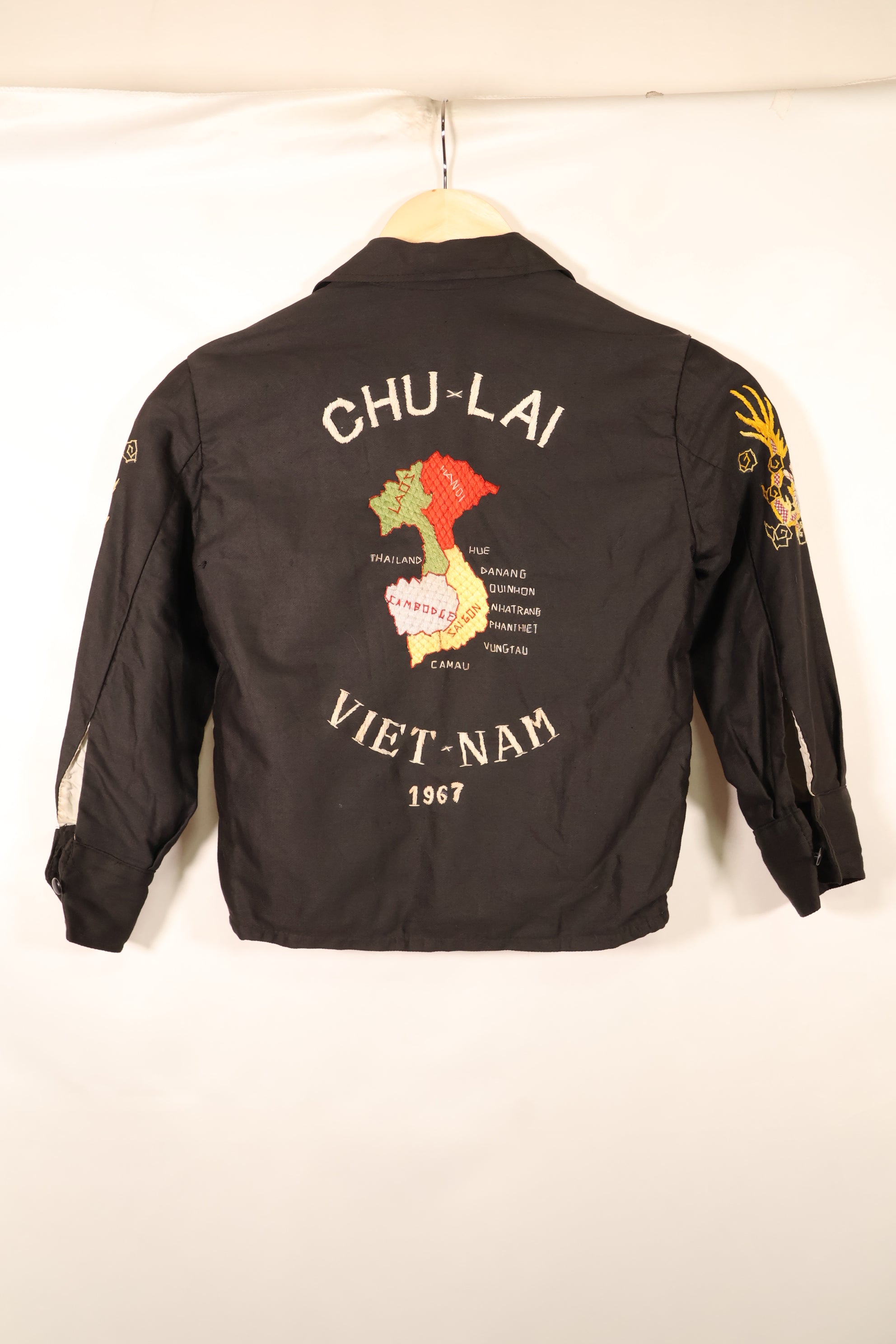 1967    สำหรับเด็ก    ของที่ระลึก    สงครามเวียดนาม    แจ็กเก็ตท่องเที่ยว    CHU-LAI    เวียดกง    มือสอง