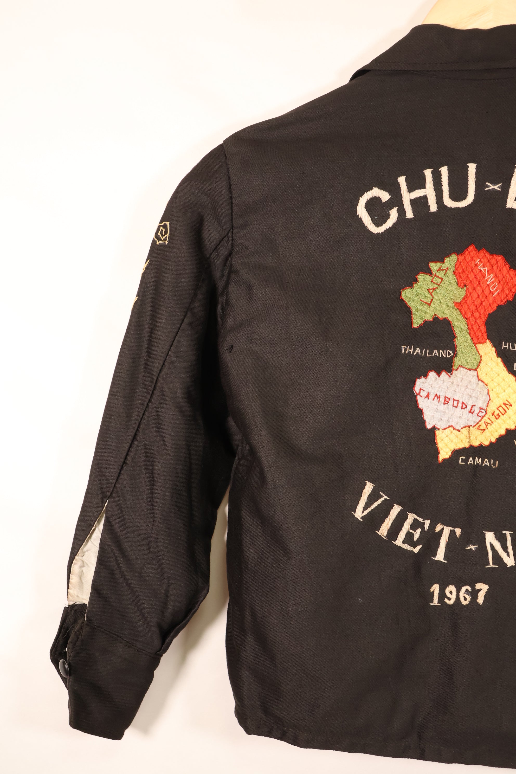 1967    สำหรับเด็ก    ของที่ระลึก    สงครามเวียดนาม    แจ็กเก็ตท่องเที่ยว    CHU-LAI    เวียดกง    มือสอง