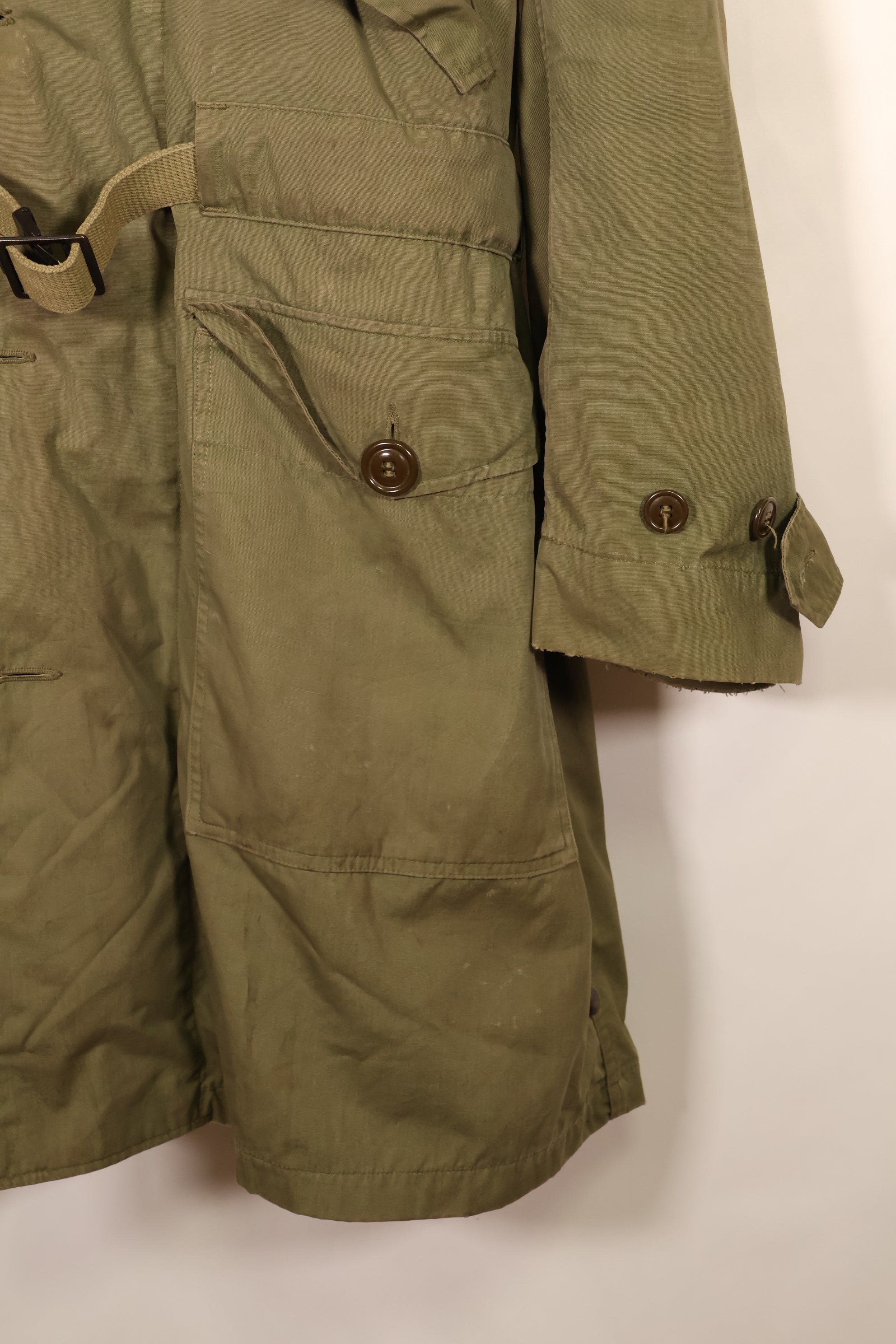 ทศวรรษ 1940    ขนาดกลาง    M-1947 Field Parka    กองทัพบก    กองทัพเรือ    มีร่องรอยการใช้งาน    มือสอง
