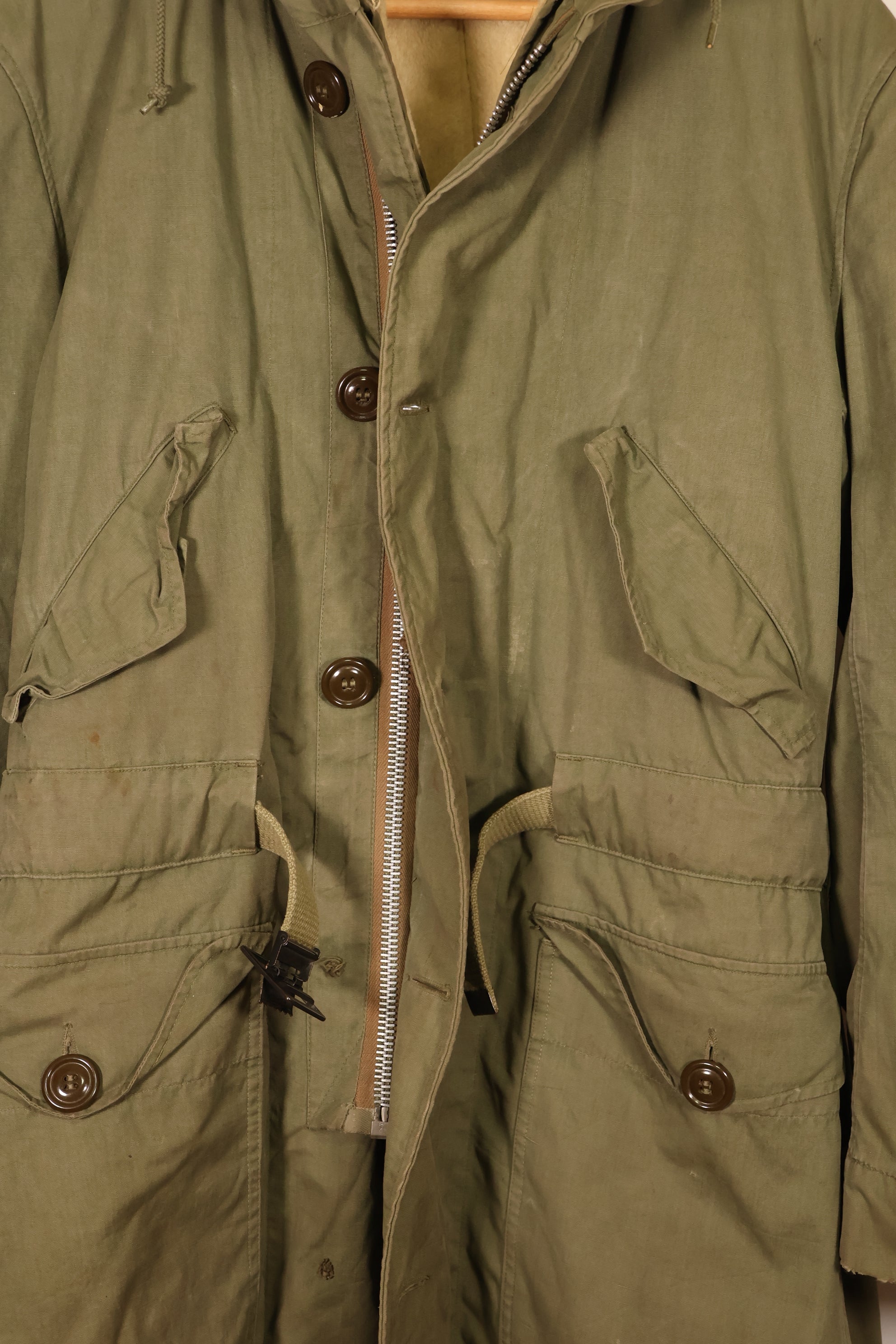 ทศวรรษ 1940    ขนาดกลาง    M-1947 Field Parka    กองทัพบก    กองทัพเรือ    มีร่องรอยการใช้งาน    มือสอง