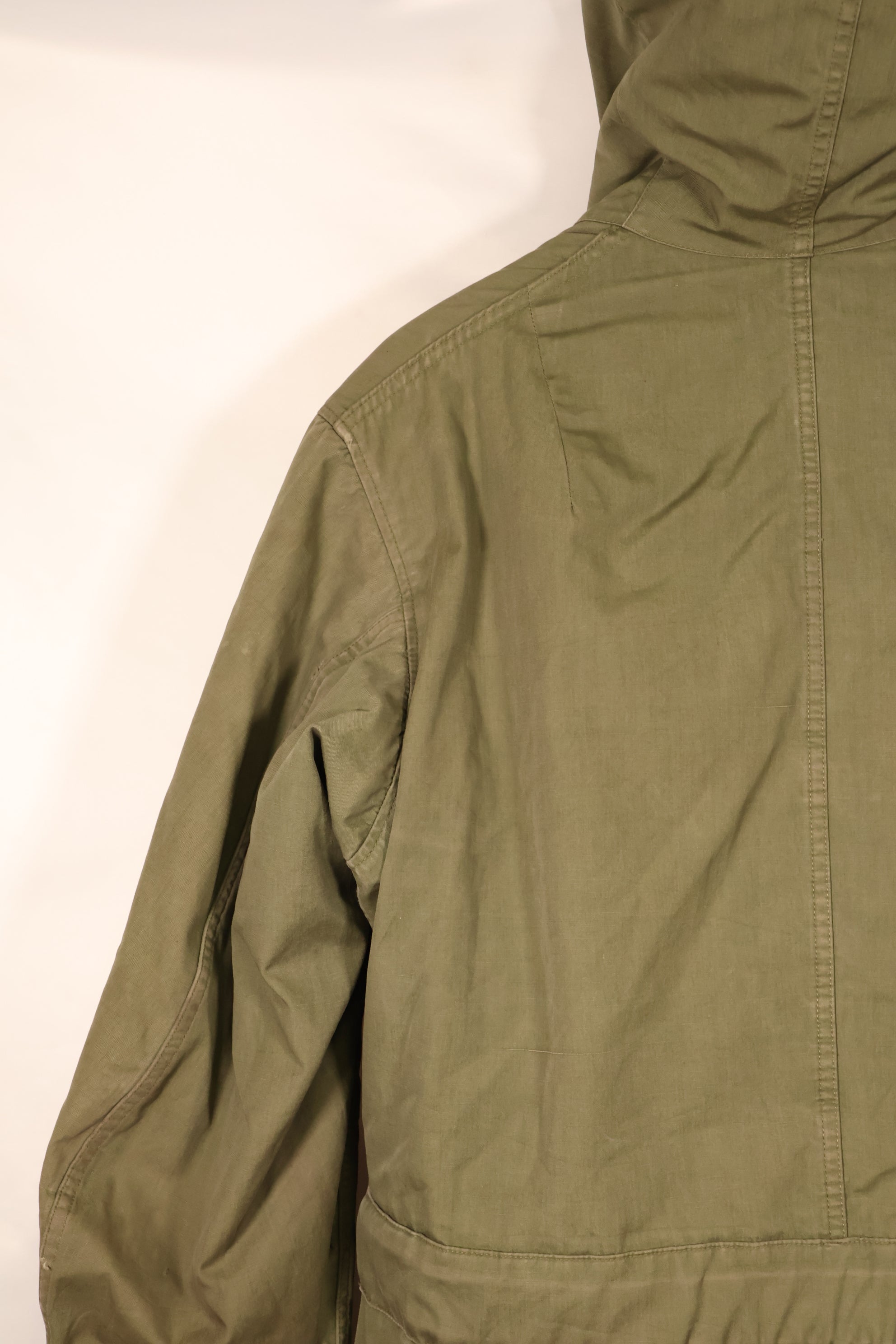 ทศวรรษ 1940    ขนาดกลาง    M-1947 Field Parka    กองทัพบก    กองทัพเรือ    มีร่องรอยการใช้งาน    มือสอง