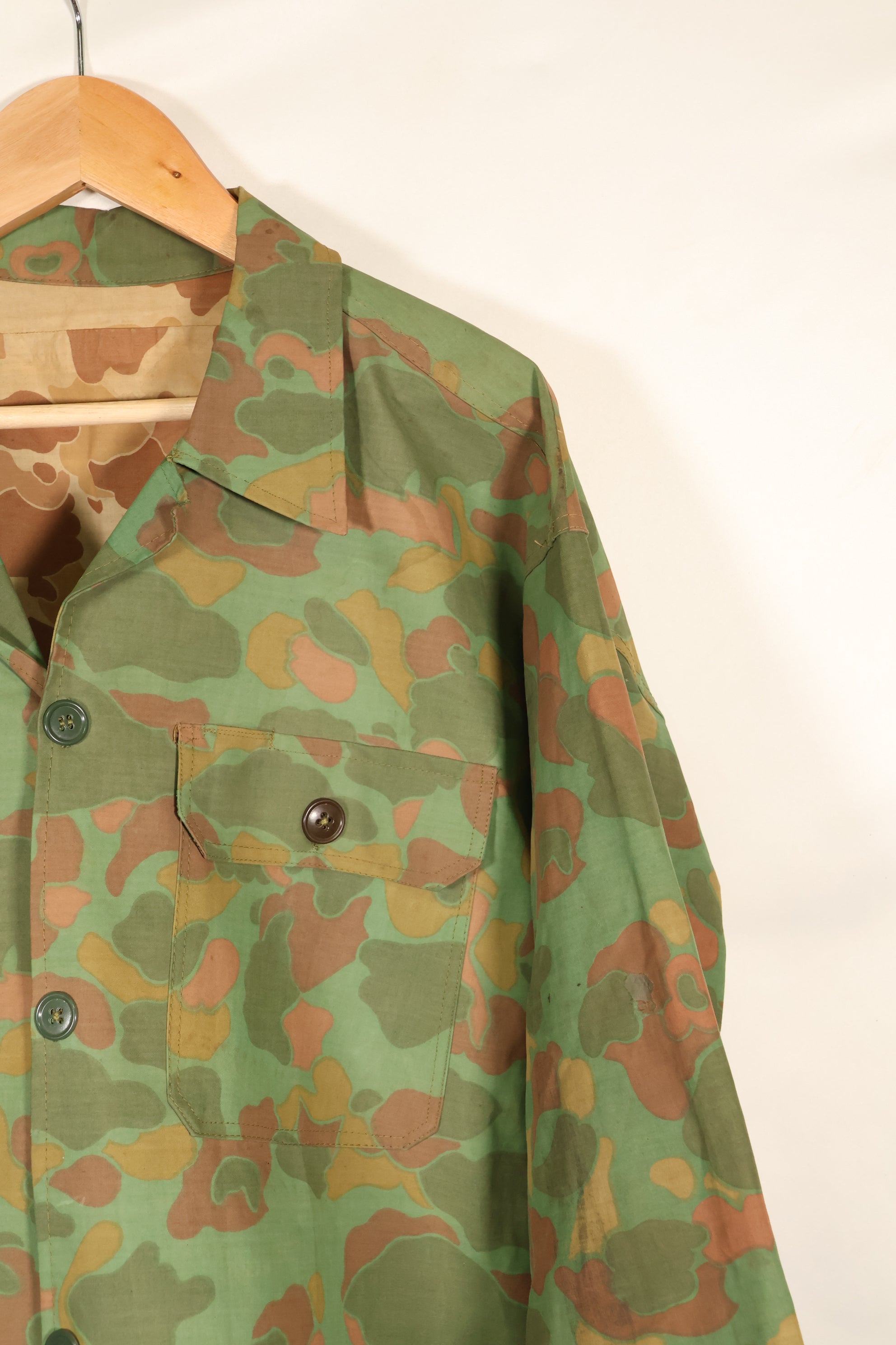 ทศวรรษ 1960 สินค้าจัดหาส่วนบุคคล กองทัพนาวิกโยธินสหรัฐฯ เสื้อผ้าชุดฟร็อกสกินพอนโช ผลิตในเวียดนามใต้