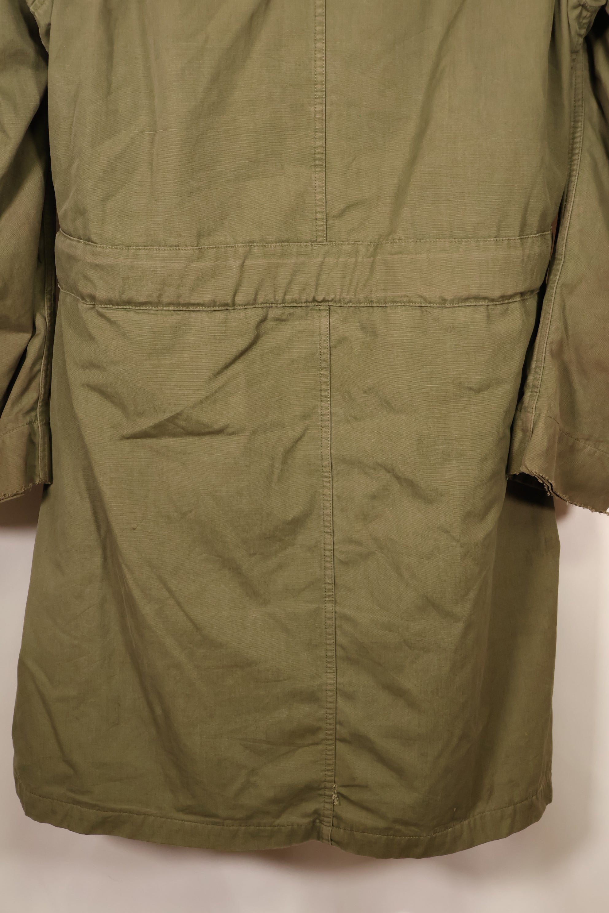 ทศวรรษ 1940    ขนาดกลาง    M-1947 Field Parka    กองทัพบก    กองทัพเรือ    มีร่องรอยการใช้งาน    มือสอง