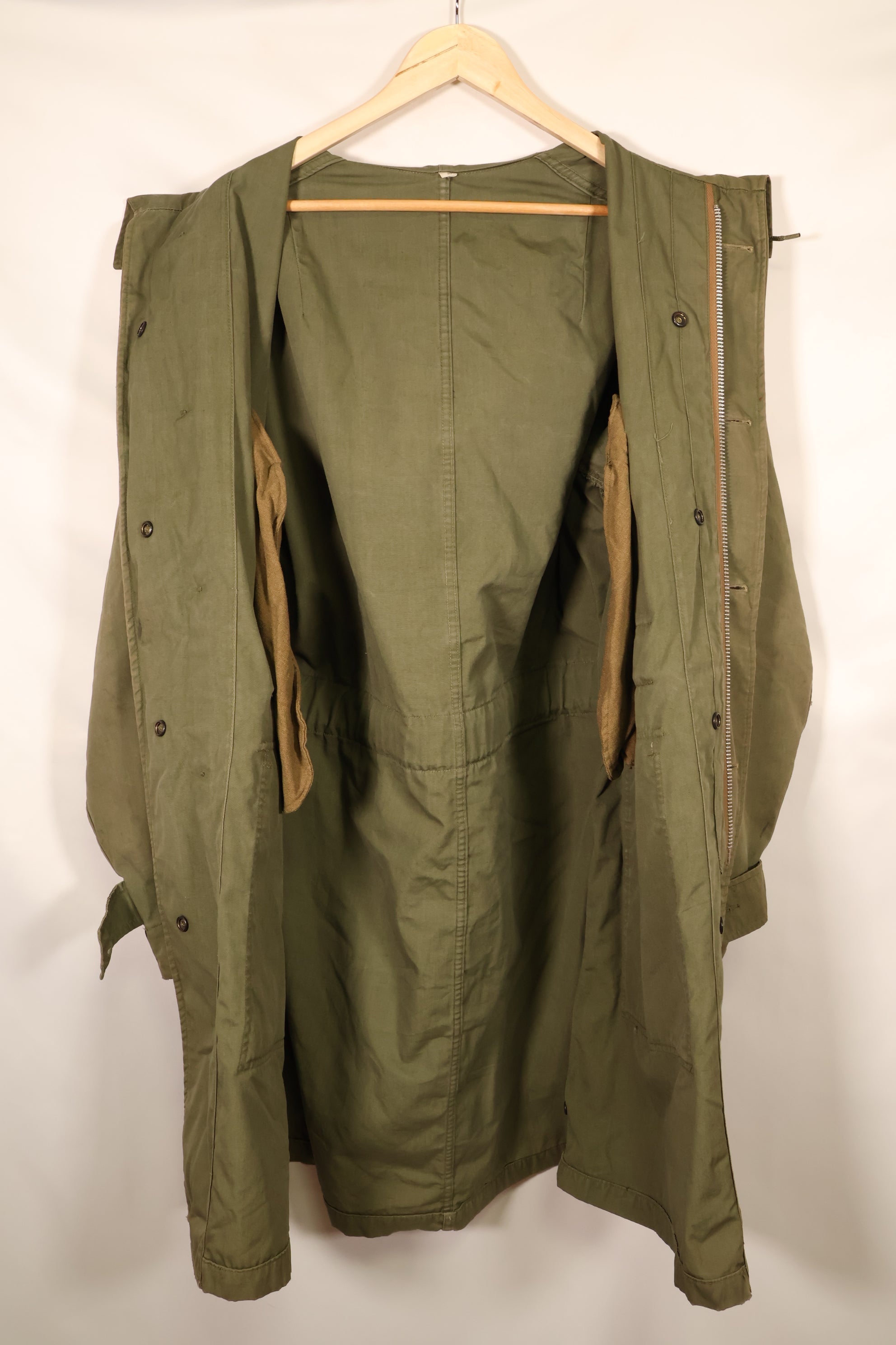ทศวรรษ 1940    ขนาดกลาง    M-1947 Field Parka    กองทัพบก    กองทัพเรือ    มีร่องรอยการใช้งาน    มือสอง