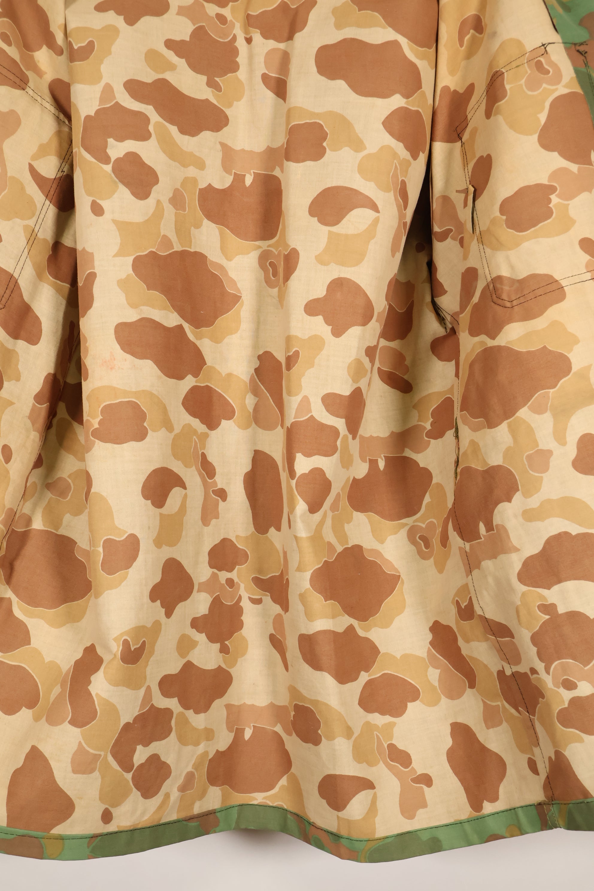 ทศวรรษ 1960 สินค้าจัดหาส่วนบุคคล กองทัพนาวิกโยธินสหรัฐฯ เสื้อผ้าชุดฟร็อกสกินพอนโช ผลิตในเวียดนามใต้