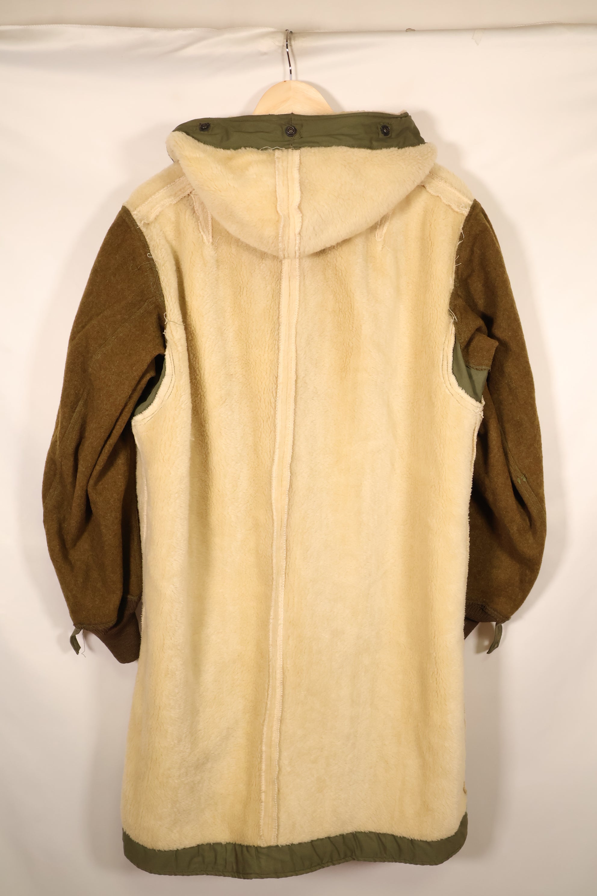ทศวรรษ 1940    ขนาดกลาง    M-1947 Field Parka    กองทัพบก    กองทัพเรือ    มีร่องรอยการใช้งาน    มือสอง