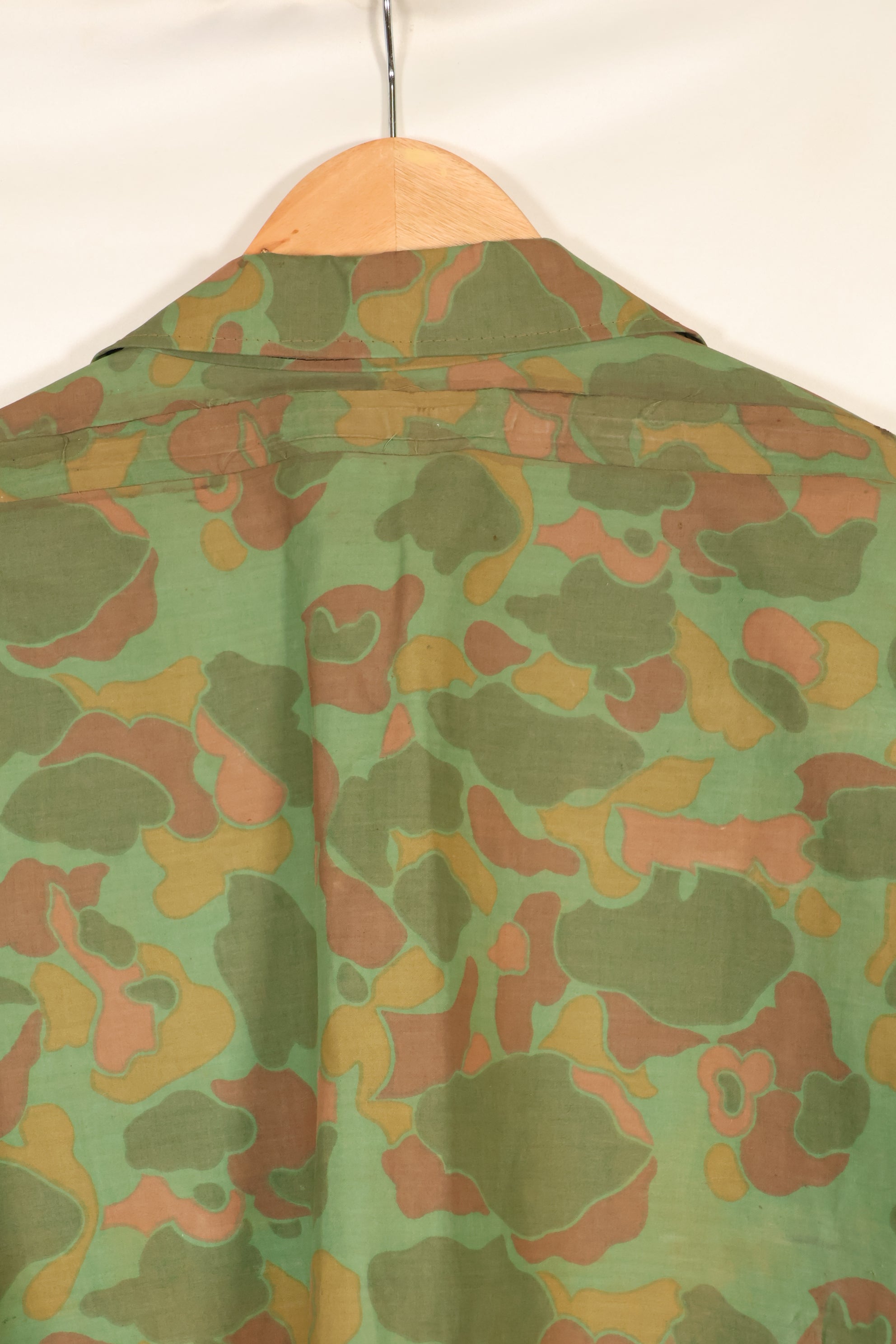 ทศวรรษ 1960 สินค้าจัดหาส่วนบุคคล กองทัพนาวิกโยธินสหรัฐฯ เสื้อผ้าชุดฟร็อกสกินพอนโช ผลิตในเวียดนามใต้