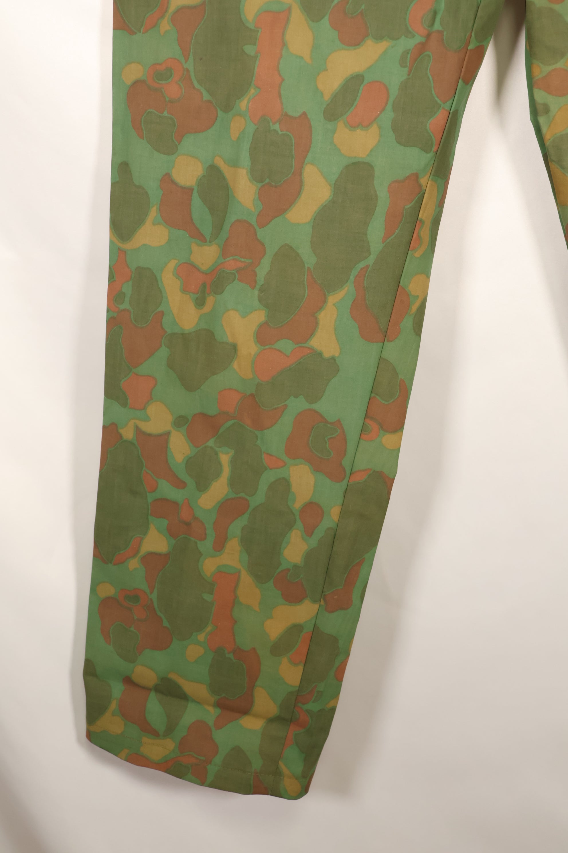 ทศวรรษ 1960 สินค้าจัดหาส่วนบุคคล กองทัพนาวิกโยธินสหรัฐฯ เสื้อผ้าชุดฟร็อกสกินพอนโช ผลิตในเวียดนามใต้