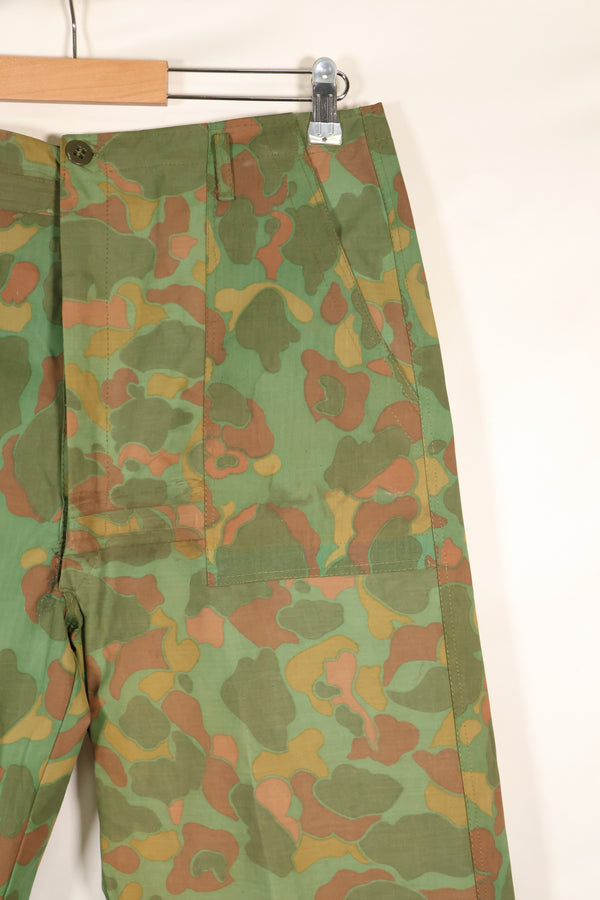 ทศวรรษ 1960 สินค้าจัดหาส่วนบุคคล กองทัพนาวิกโยธินสหรัฐฯ เสื้อผ้าชุดฟร็อกสกินพอนโช ผลิตในเวียดนามใต้