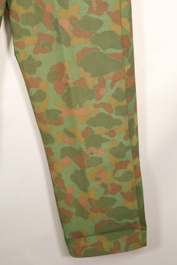 ทศวรรษ 1960 สินค้าจัดหาส่วนบุคคล กองทัพนาวิกโยธินสหรัฐฯ เสื้อผ้าชุดฟร็อกสกินพอนโช ผลิตในเวียดนามใต้