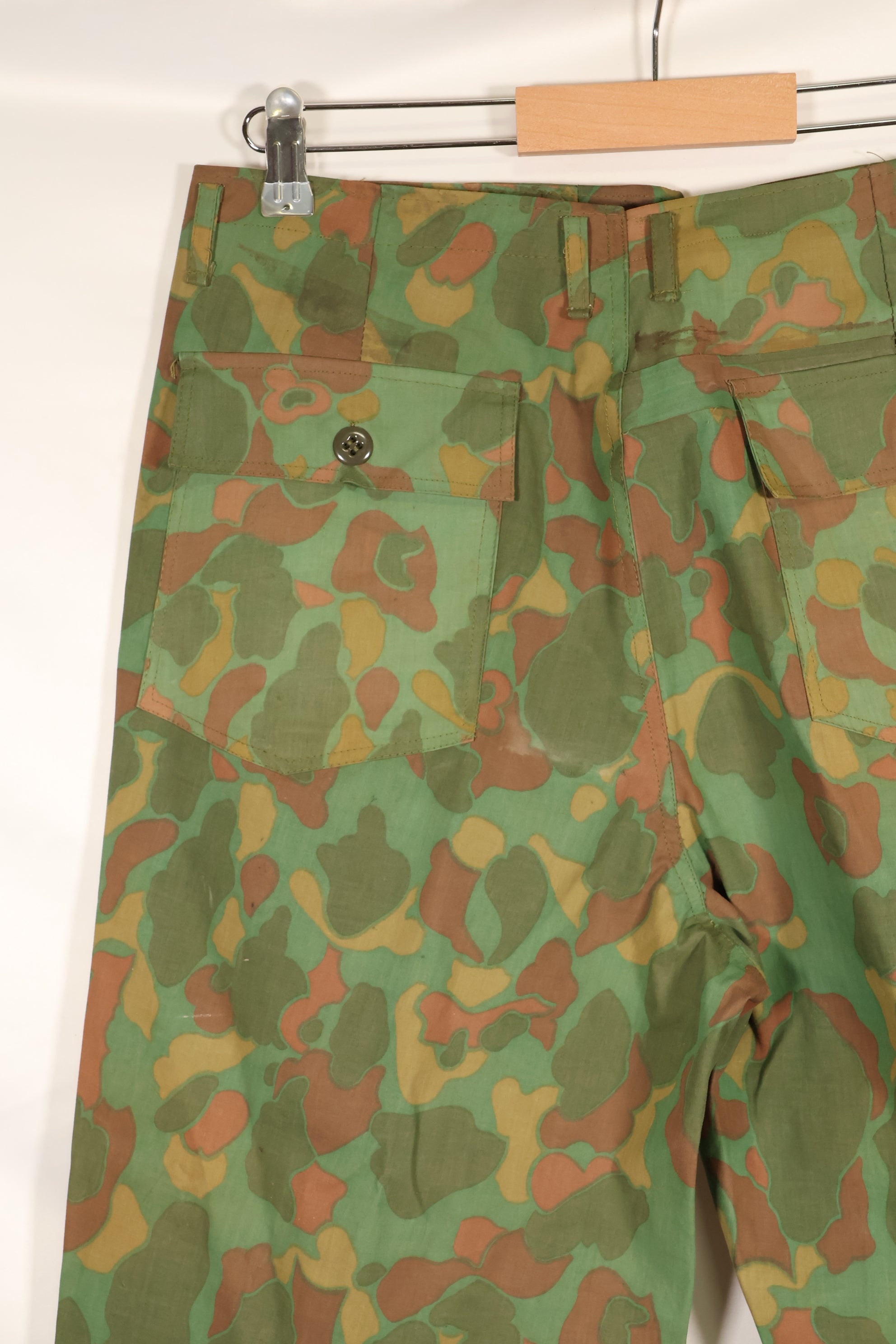 ทศวรรษ 1960 สินค้าจัดหาส่วนบุคคล กองทัพนาวิกโยธินสหรัฐฯ เสื้อผ้าชุดฟร็อกสกินพอนโช ผลิตในเวียดนามใต้