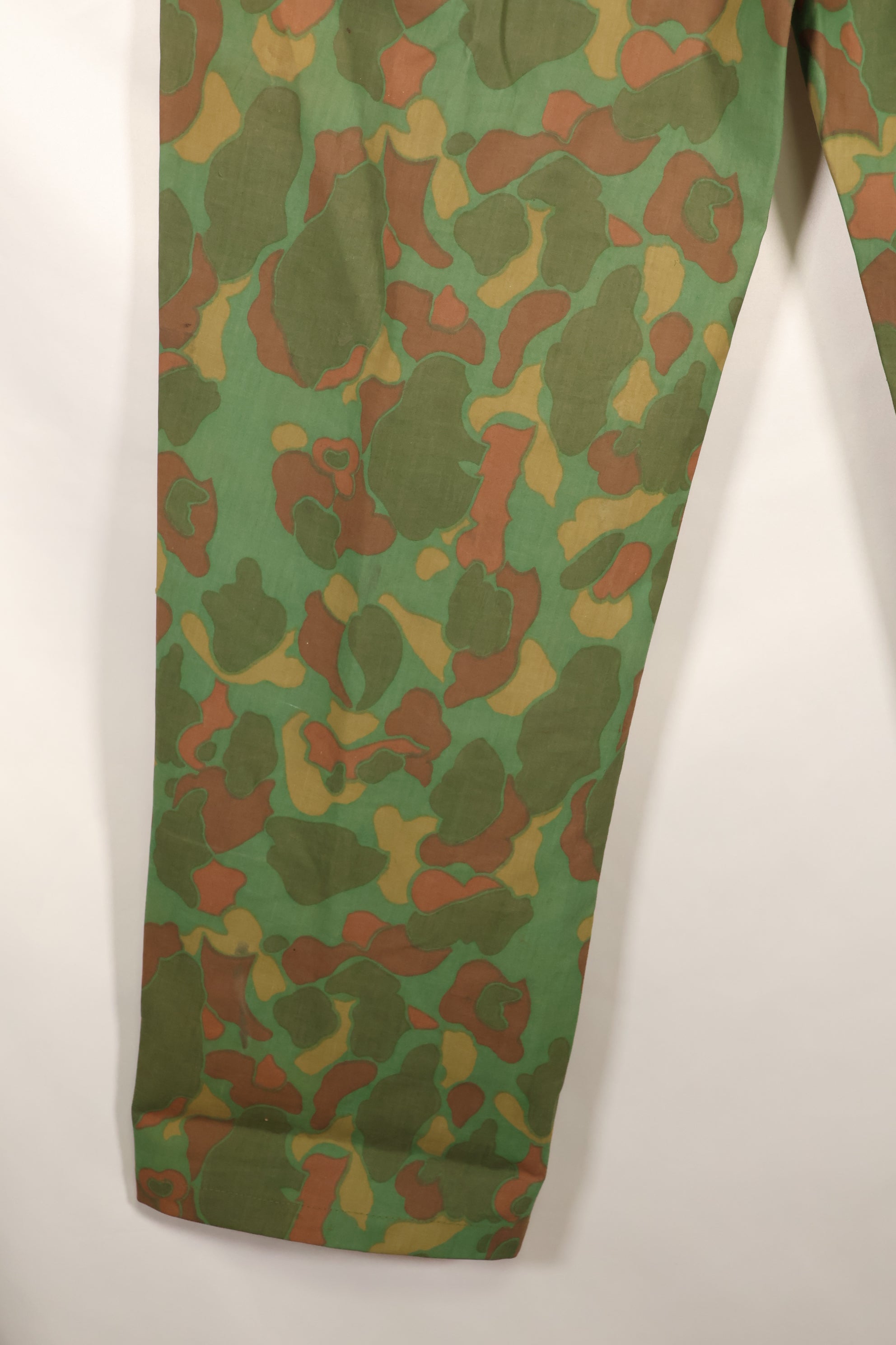 ทศวรรษ 1960 สินค้าจัดหาส่วนบุคคล กองทัพนาวิกโยธินสหรัฐฯ เสื้อผ้าชุดฟร็อกสกินพอนโช ผลิตในเวียดนามใต้