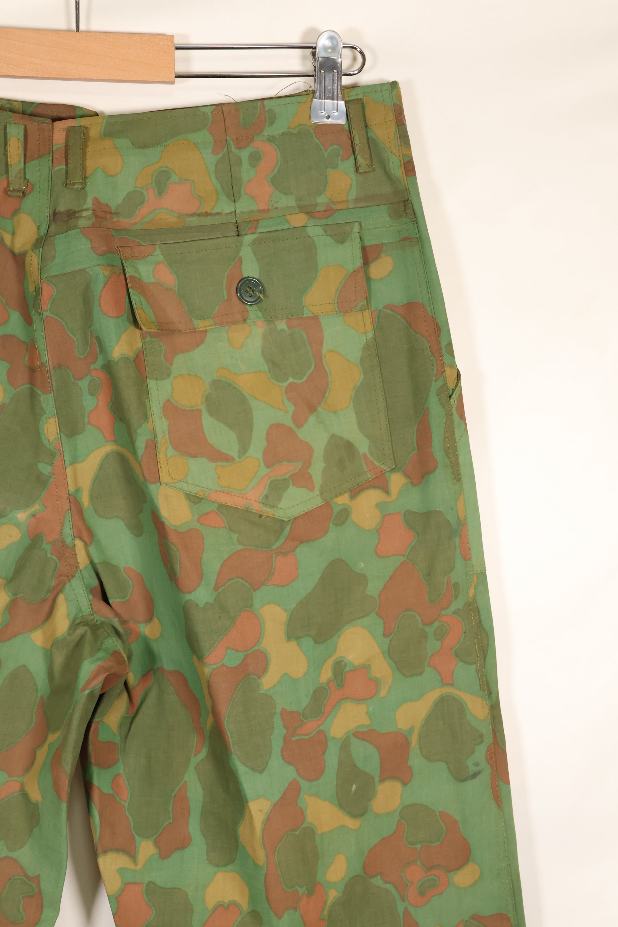 ทศวรรษ 1960 สินค้าจัดหาส่วนบุคคล กองทัพนาวิกโยธินสหรัฐฯ เสื้อผ้าชุดฟร็อกสกินพอนโช ผลิตในเวียดนามใต้