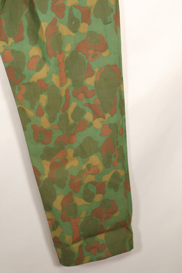 ทศวรรษ 1960 สินค้าจัดหาส่วนบุคคล กองทัพนาวิกโยธินสหรัฐฯ เสื้อผ้าชุดฟร็อกสกินพอนโช ผลิตในเวียดนามใต้