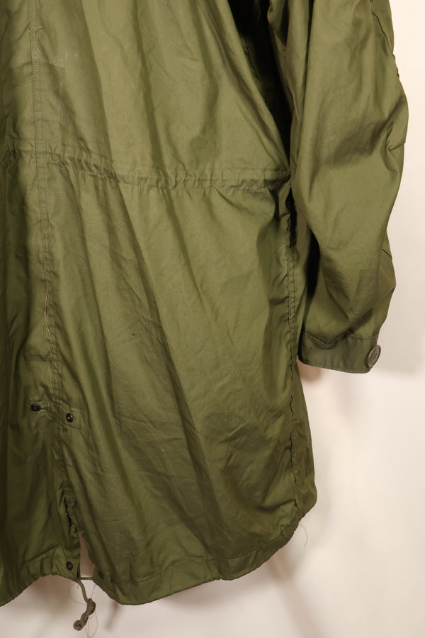 สัญญาปี 1983 – ขนาดกลาง – เสื้อพาร์ก้าสนาม M65 ของกองทัพสหรัฐฯ – ชุดพร้อมซับใน – สภาพดี – มือสอง