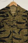 1960s Gold Tiger Tiger Stripe shirt, A-L Asian cut, good condition, used.