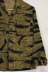 1960s Gold Tiger Tiger Stripe shirt, A-L Asian cut, good condition, used.