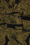 1960s Gold Tiger Tiger Stripe shirt, A-L Asian cut, good condition, used.