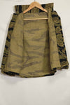 1960s Gold Tiger Tiger Stripe shirt, A-L Asian cut, good condition, used.