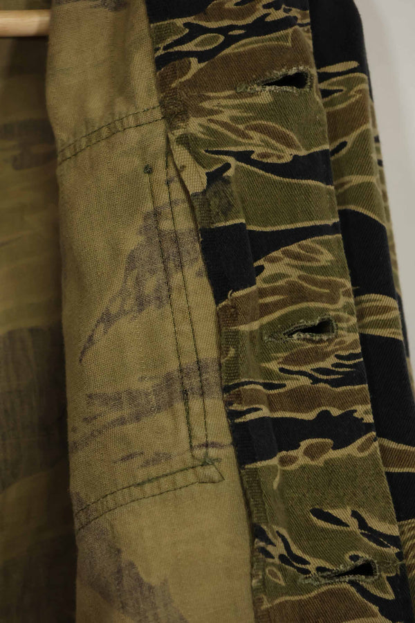 1960s Gold Tiger Tiger Stripe shirt, A-L Asian cut, good condition, used.