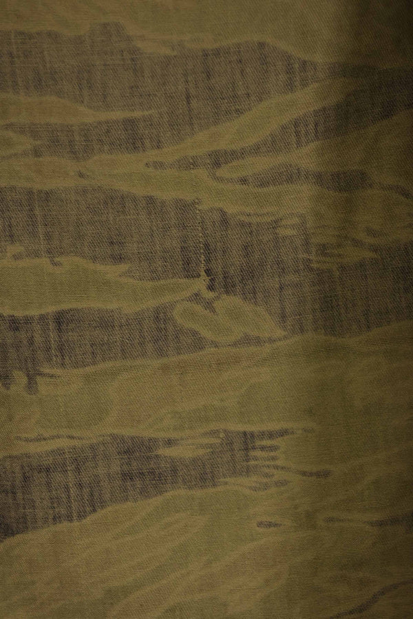 1960s Gold Tiger Tiger Stripe shirt, A-L Asian cut, good condition, used.
