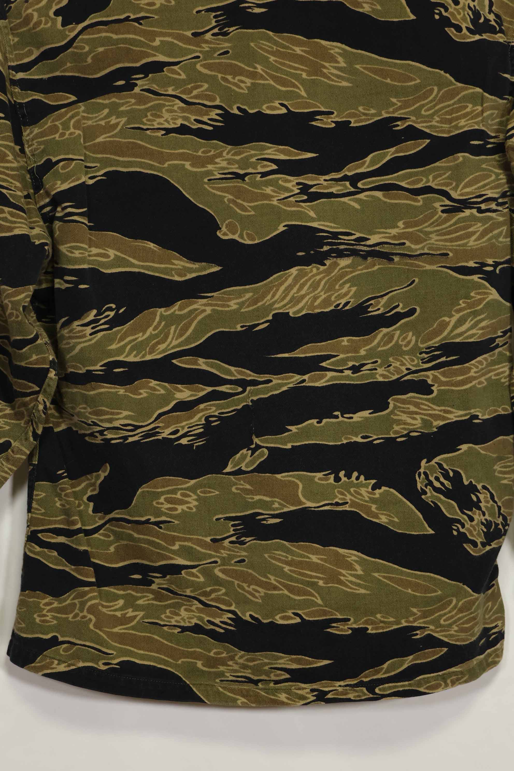 1960s Gold Tiger Tiger Stripe shirt, A-L Asian cut, good condition, used.