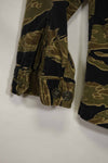 1960s Gold Tiger Tiger Stripe shirt, A-L Asian cut, good condition, used.