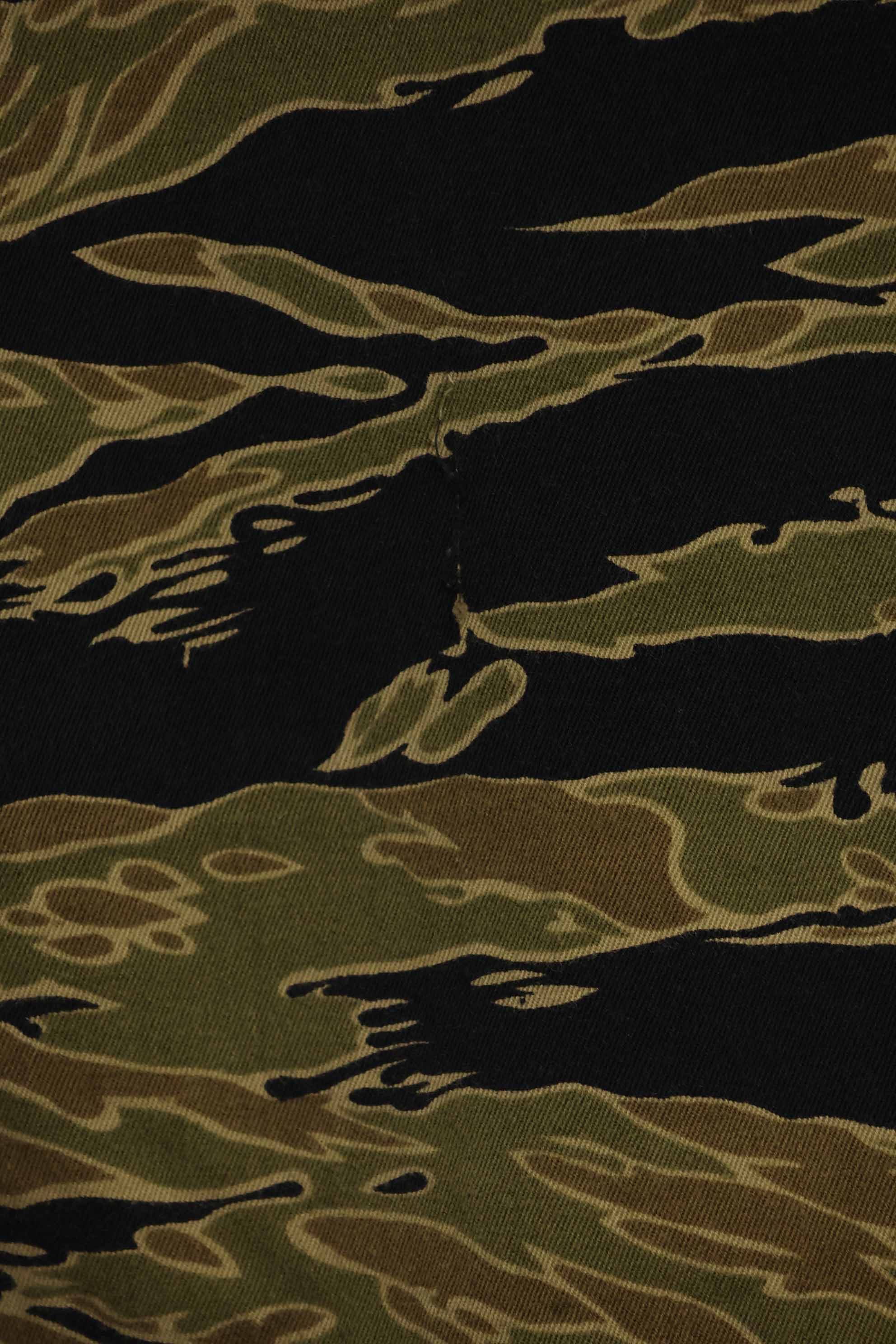 1960s Gold Tiger Tiger Stripe shirt, A-L Asian cut, good condition, used.