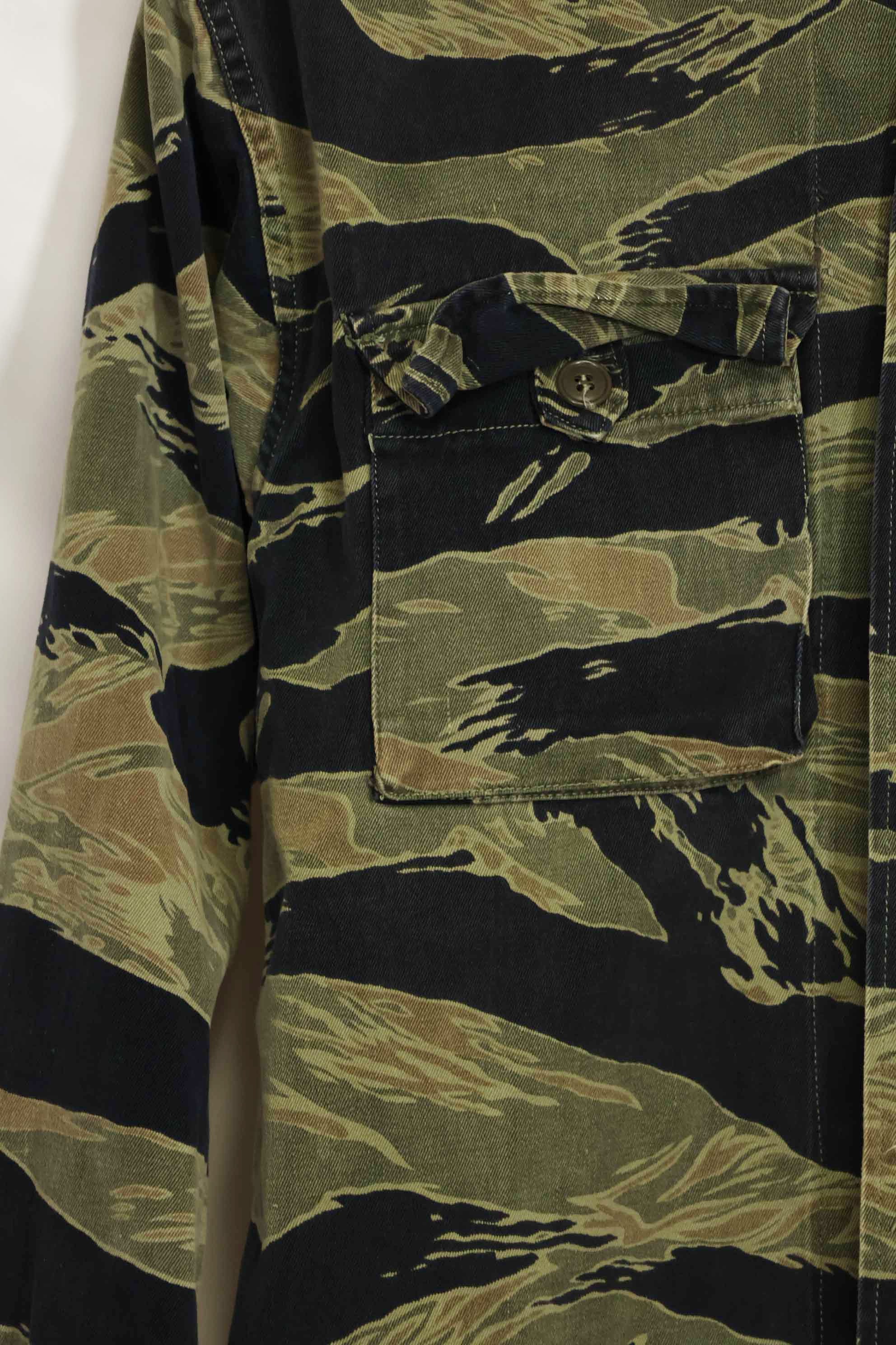 1960s Fat Tiger Tiger Stripe Shirt Asian Cut Used