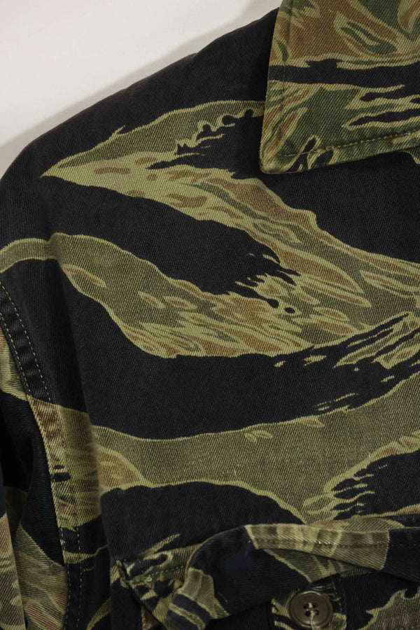 1960s Fat Tiger Tiger Stripe Shirt Asian Cut Used