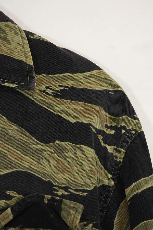 1960s Fat Tiger Tiger Stripe Shirt Asian Cut Used