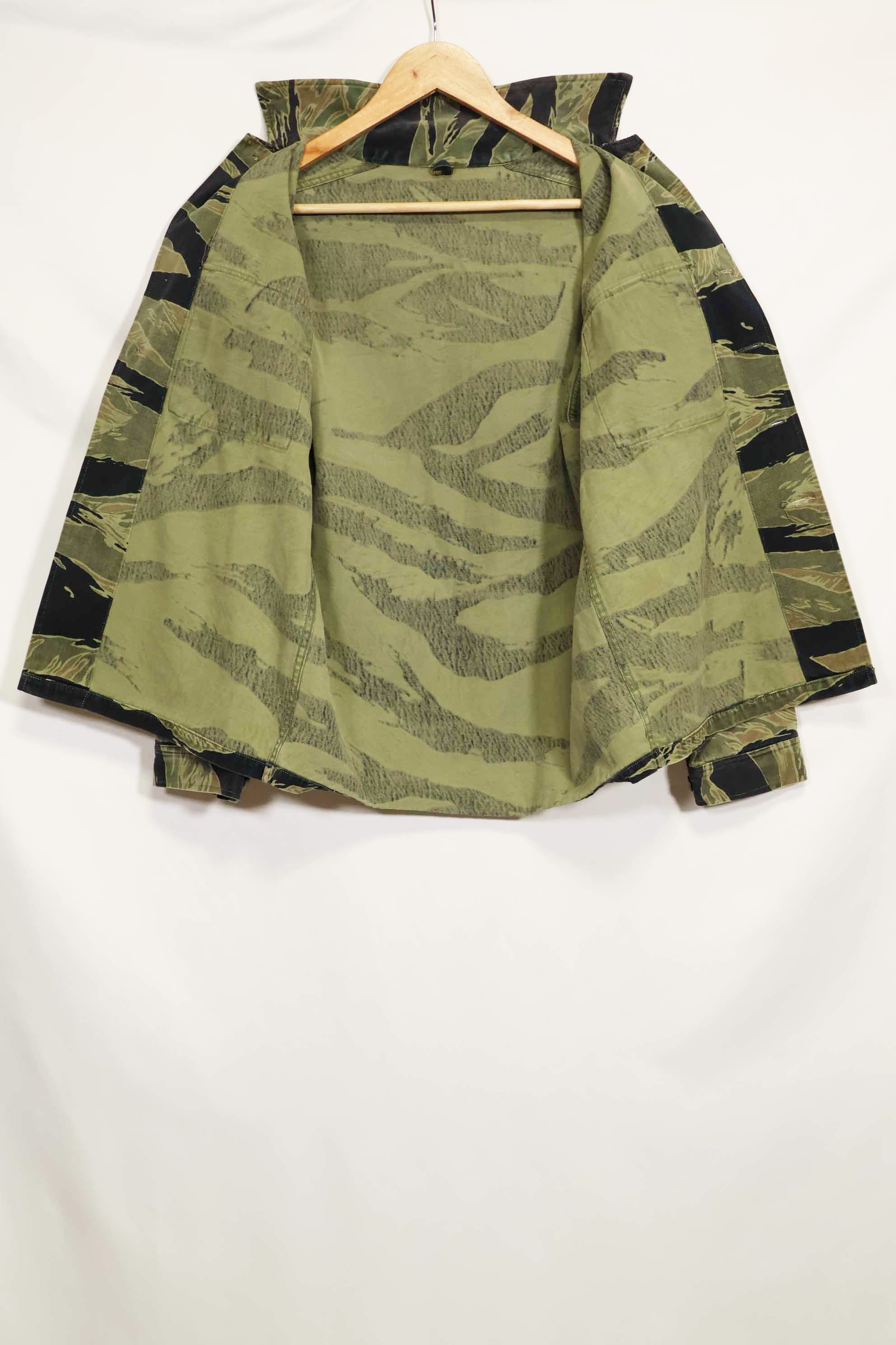 1960s Fat Tiger Tiger Stripe Shirt Asian Cut Used