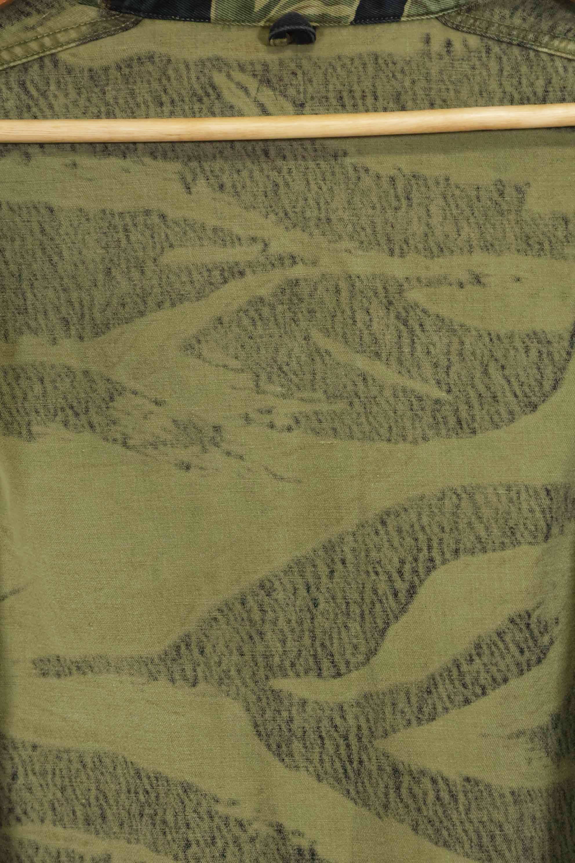 1960s Fat Tiger Tiger Stripe Shirt Asian Cut Used