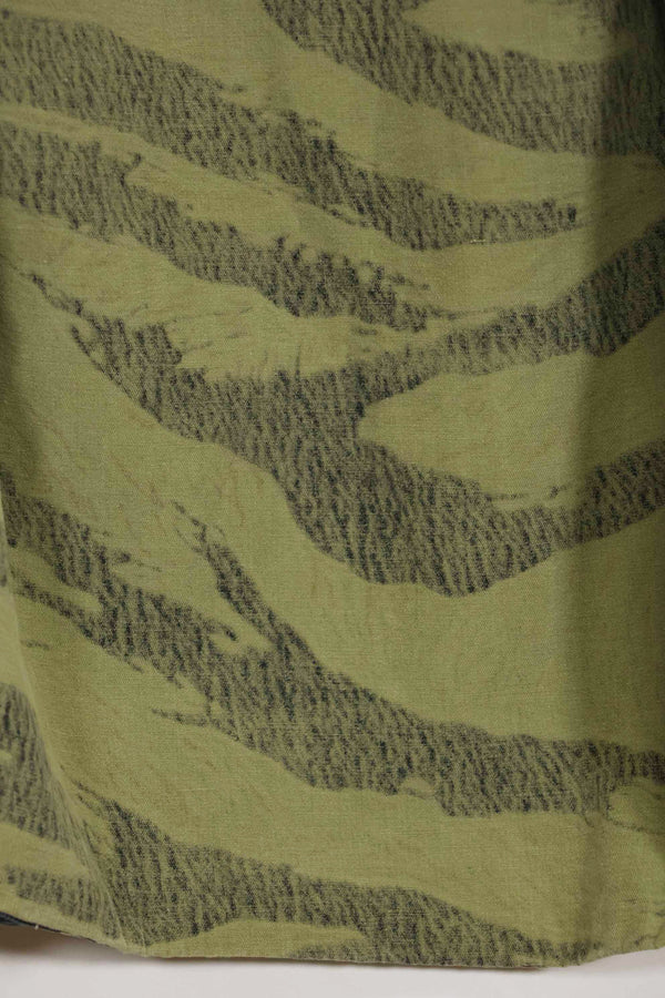 1960s Fat Tiger Tiger Stripe Shirt Asian Cut Used