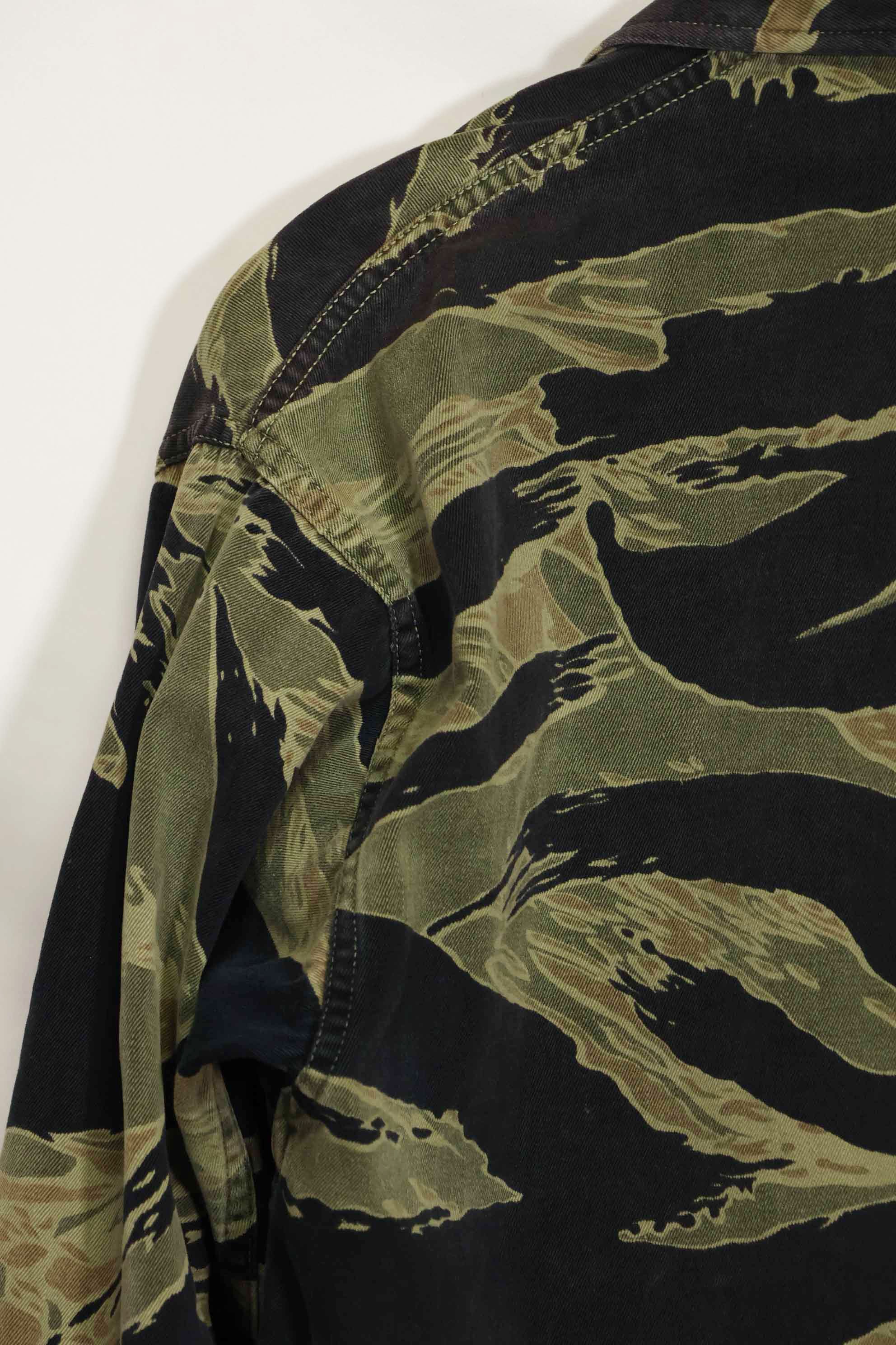 1960s Fat Tiger Tiger Stripe Shirt Asian Cut Used