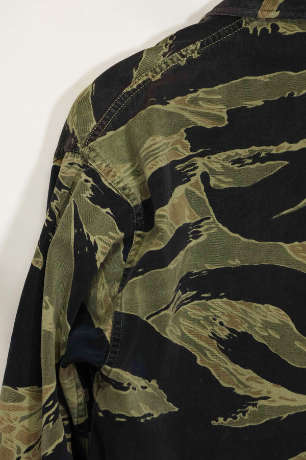 1960s Fat Tiger Tiger Stripe Shirt Asian Cut Used