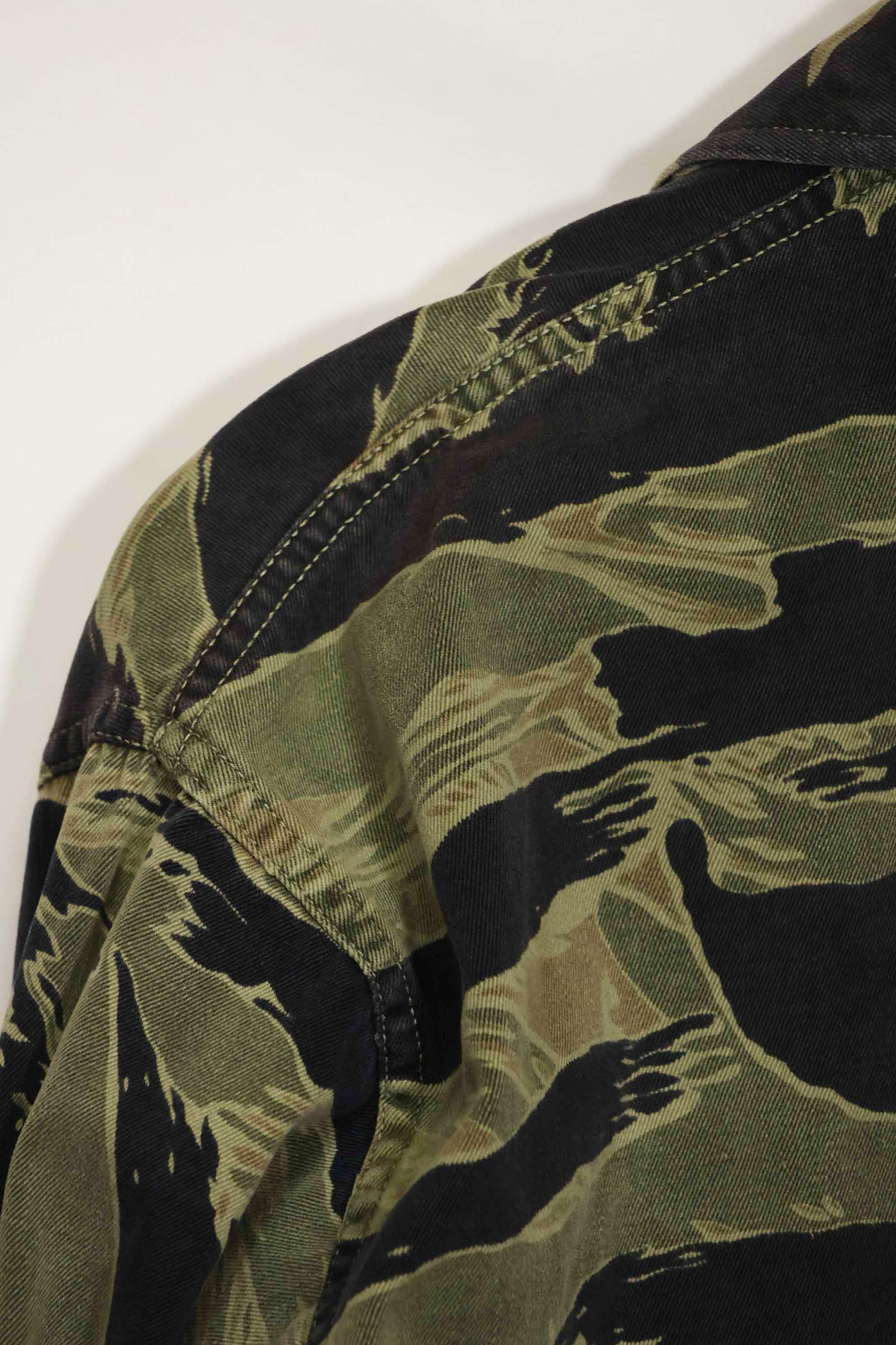 1960s Fat Tiger Tiger Stripe Shirt Asian Cut Used