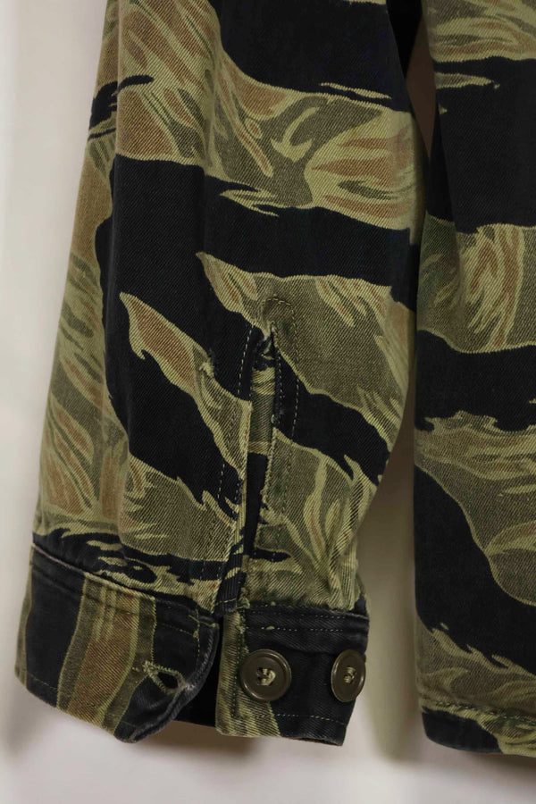 1960s Fat Tiger Tiger Stripe Shirt Asian Cut Used