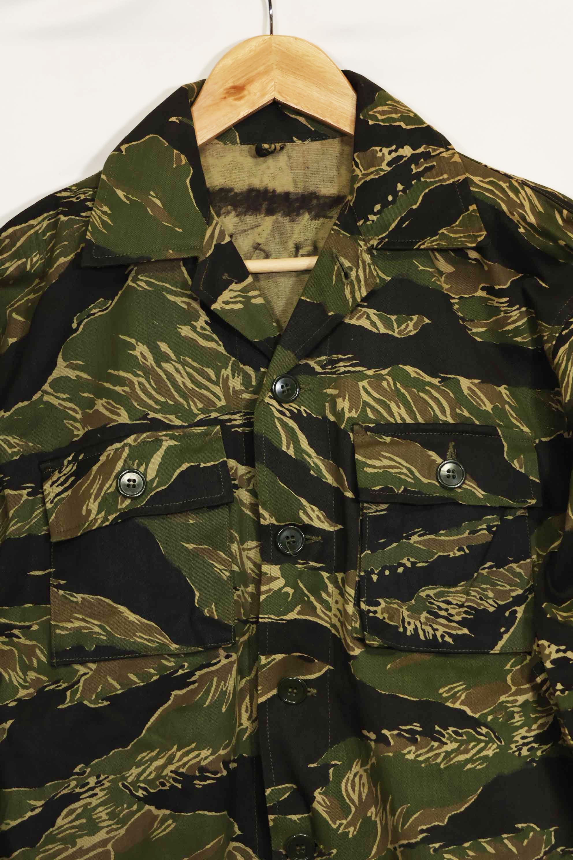 1960s Deadstock Okinawa Tiger Tiger Stripe Shirt Asian Cut