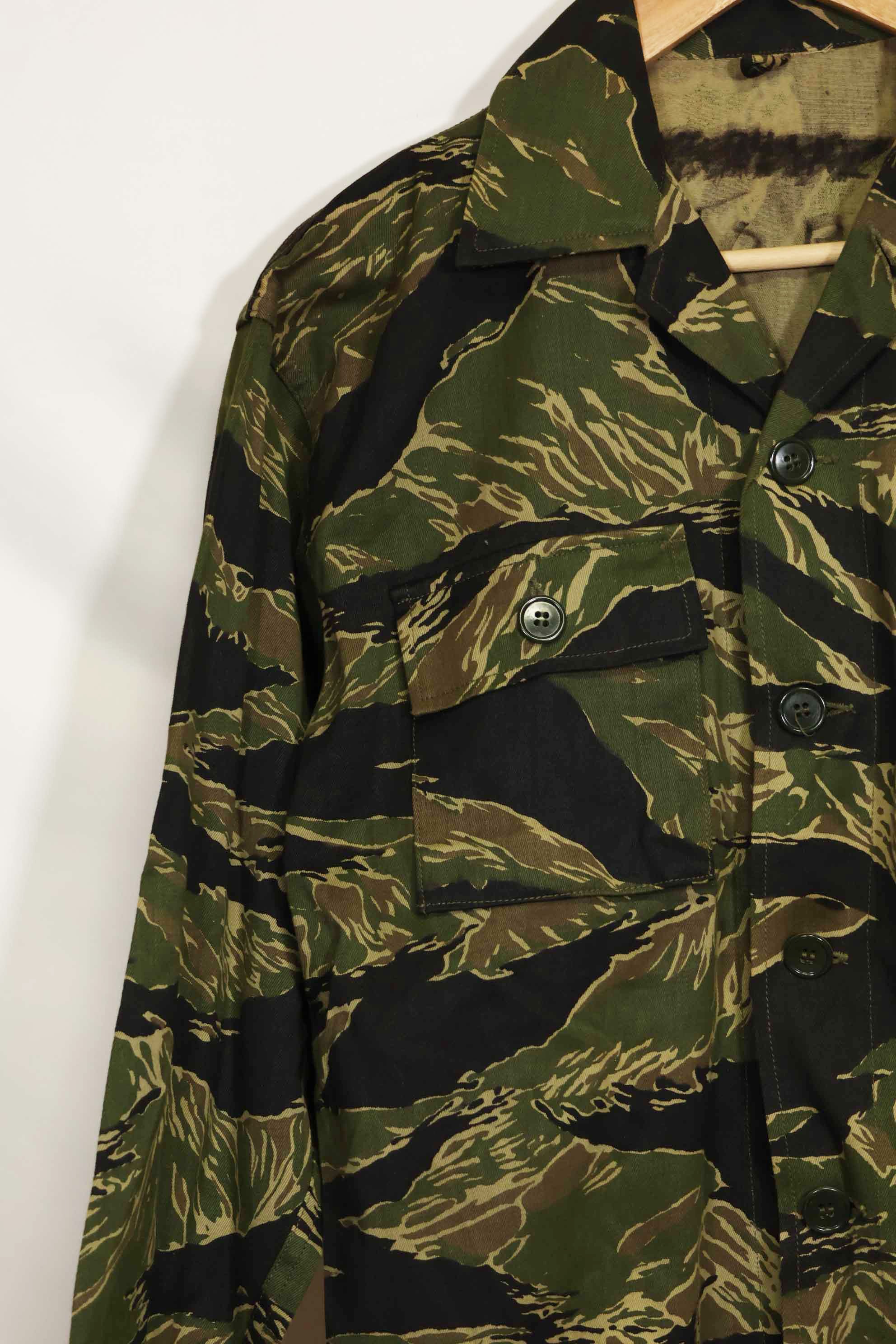 1960s Deadstock Okinawa Tiger Tiger Stripe Shirt Asian Cut