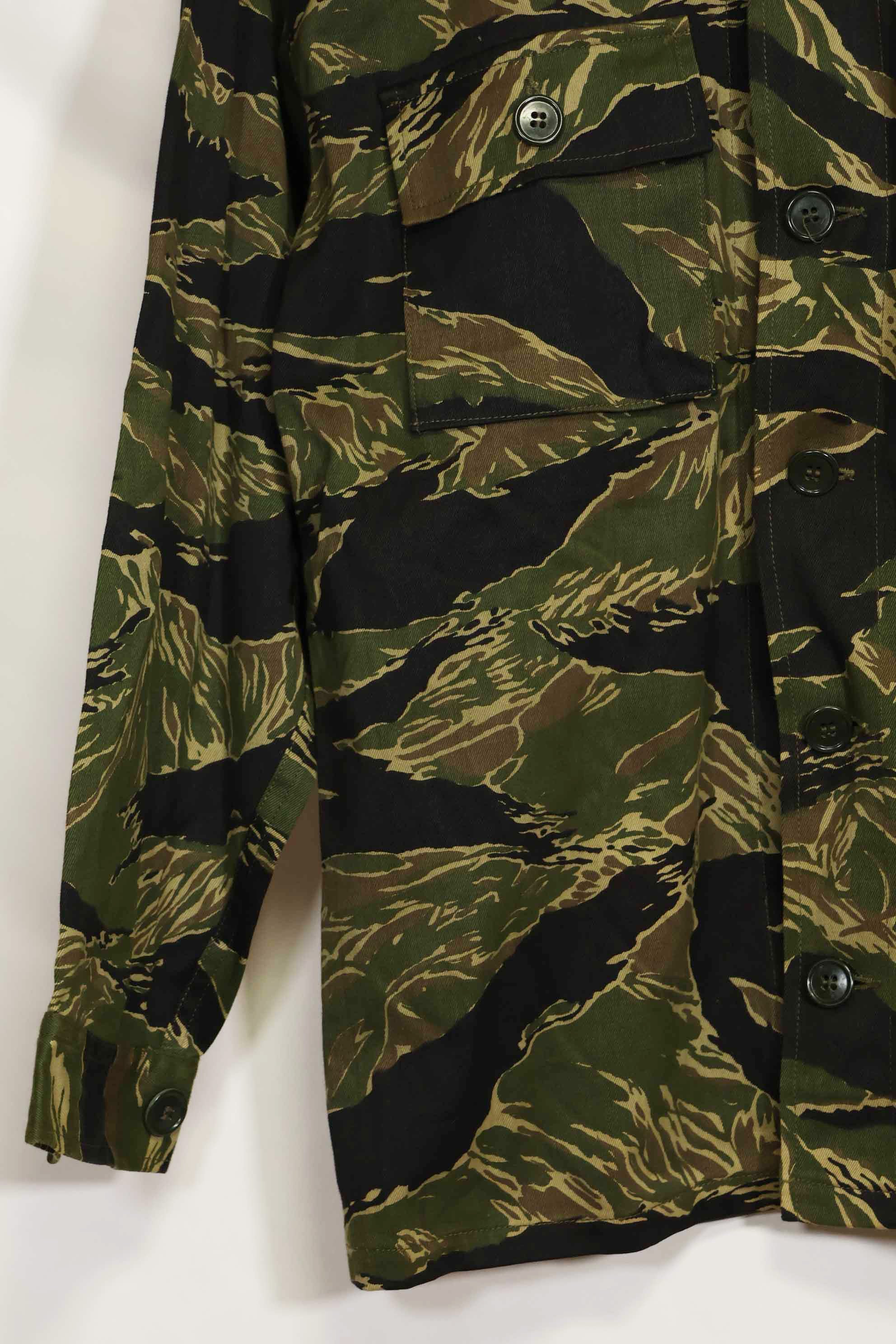 1960s Deadstock Okinawa Tiger Tiger Stripe Shirt Asian Cut