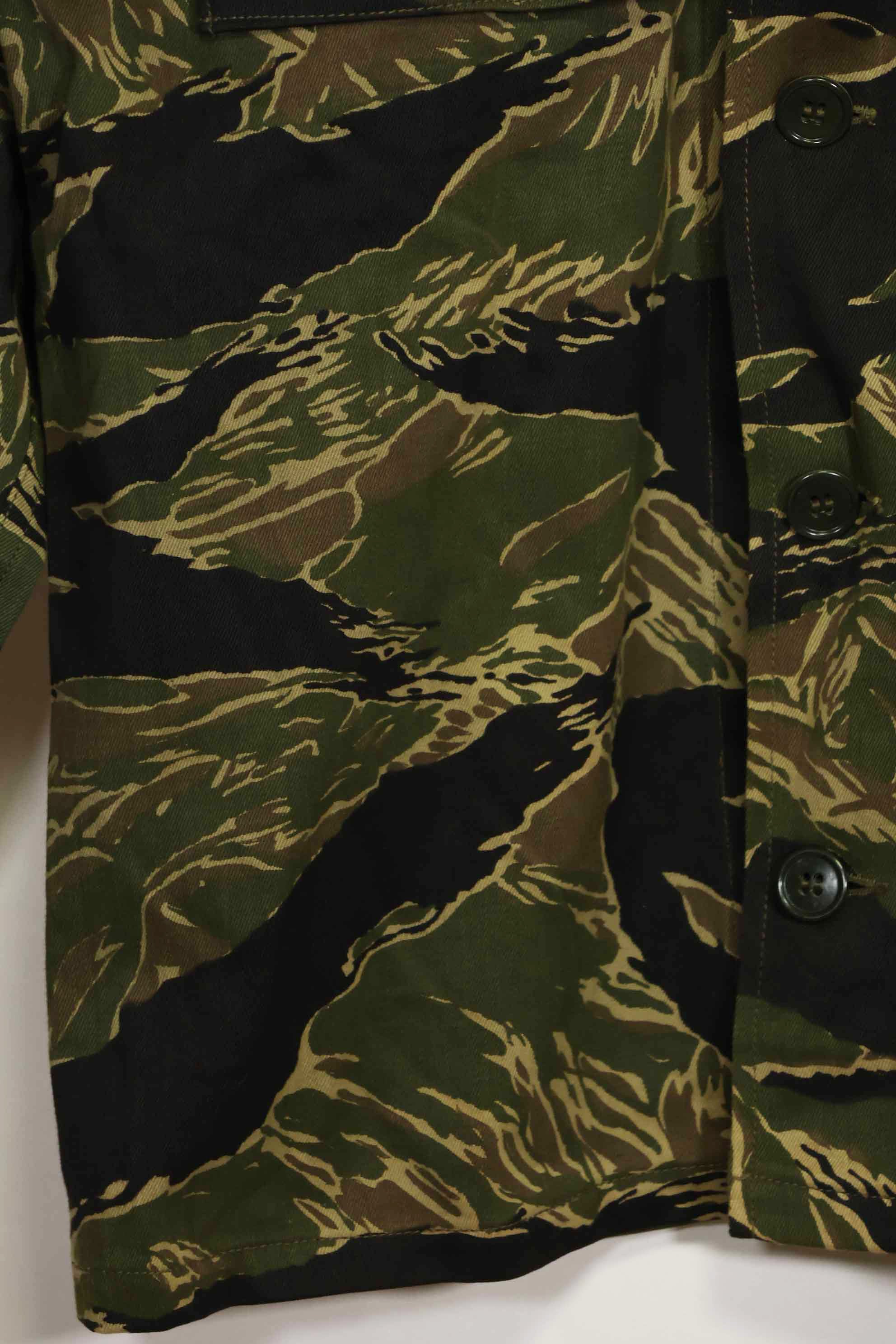 1960s Deadstock Okinawa Tiger Tiger Stripe Shirt Asian Cut