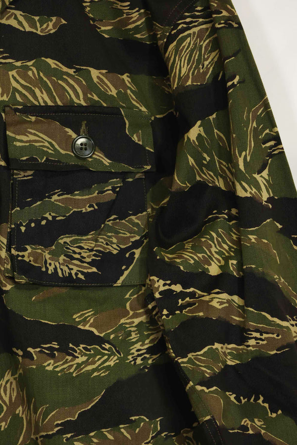 1960s Deadstock Okinawa Tiger Tiger Stripe Shirt Asian Cut