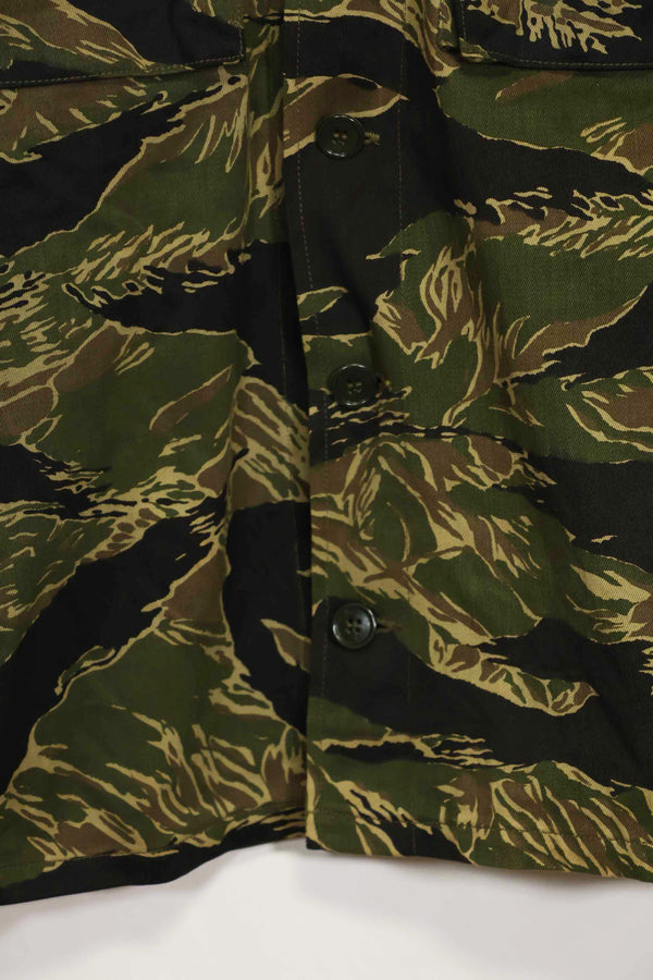 1960s Deadstock Okinawa Tiger Tiger Stripe Shirt Asian Cut