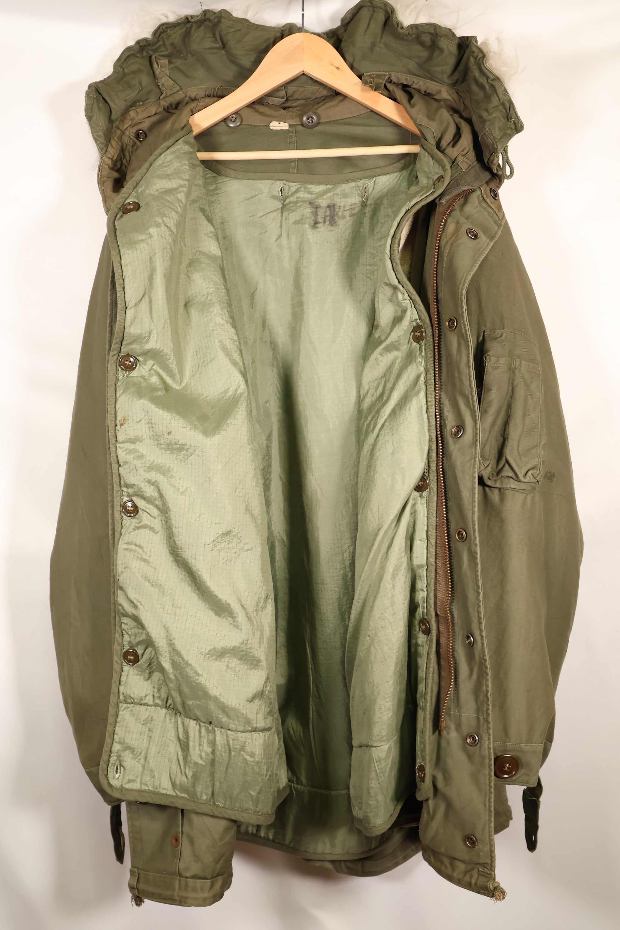 ช่วงปลายทศวรรษ 1940 ขนาด L กองทัพสหรัฐฯ M-48 เสื้อฮู้ดสนาม มีรอยซ่อมแซม เสื้อผ้าจากภาพยนตร์ สินค้ามือสอง