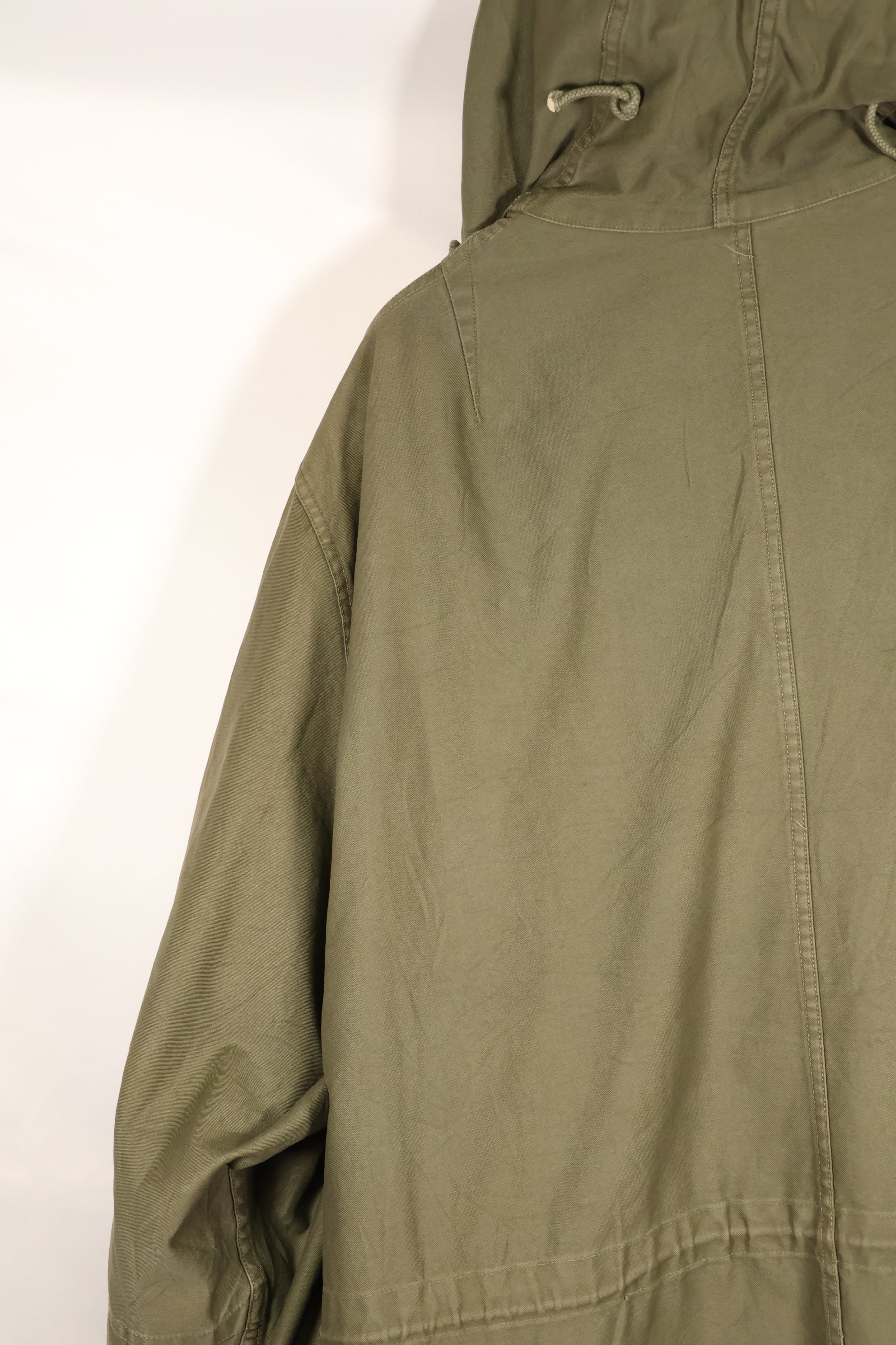 ช่วงปลายทศวรรษ 1940 ขนาด L กองทัพสหรัฐฯ M-48 เสื้อฮู้ดสนาม มีรอยซ่อมแซม เสื้อผ้าจากภาพยนตร์ สินค้ามือสอง