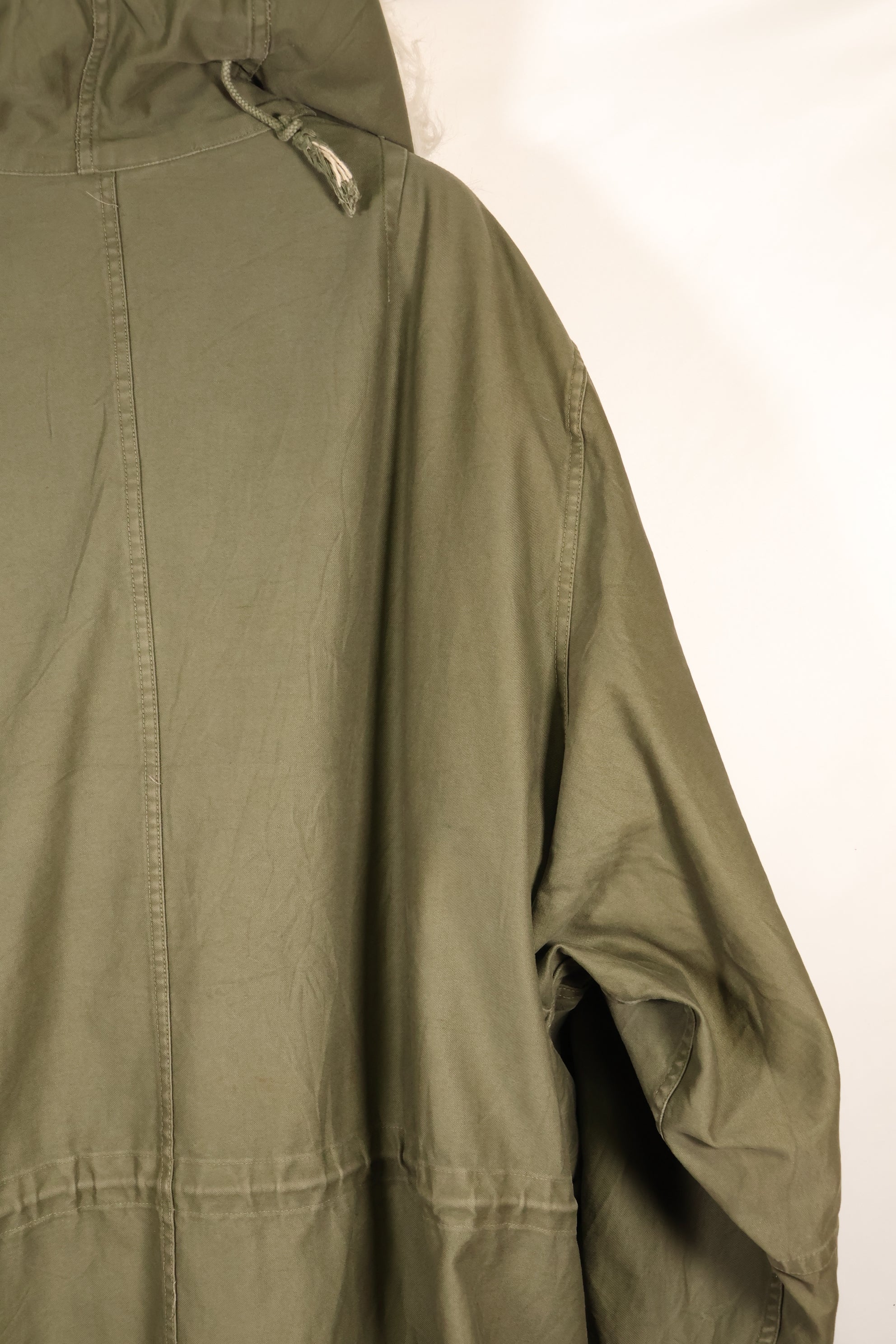 ช่วงปลายทศวรรษ 1940 ขนาด L กองทัพสหรัฐฯ M-48 เสื้อฮู้ดสนาม มีรอยซ่อมแซม เสื้อผ้าจากภาพยนตร์ สินค้ามือสอง