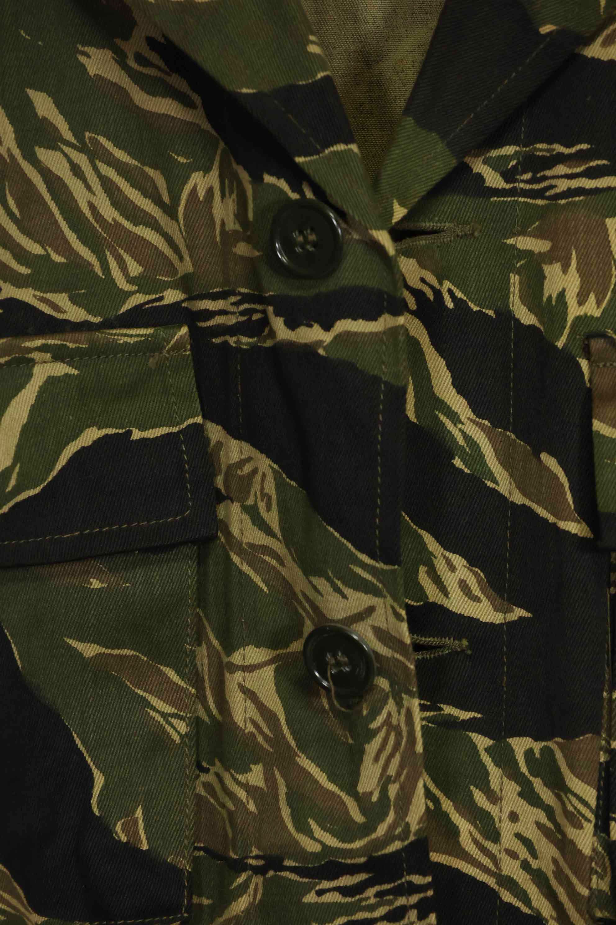 1960s Deadstock Okinawa Tiger Tiger Stripe Shirt Asian Cut